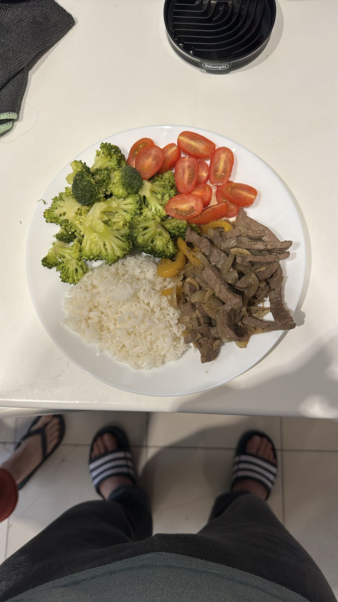 Plato de carne con arroz