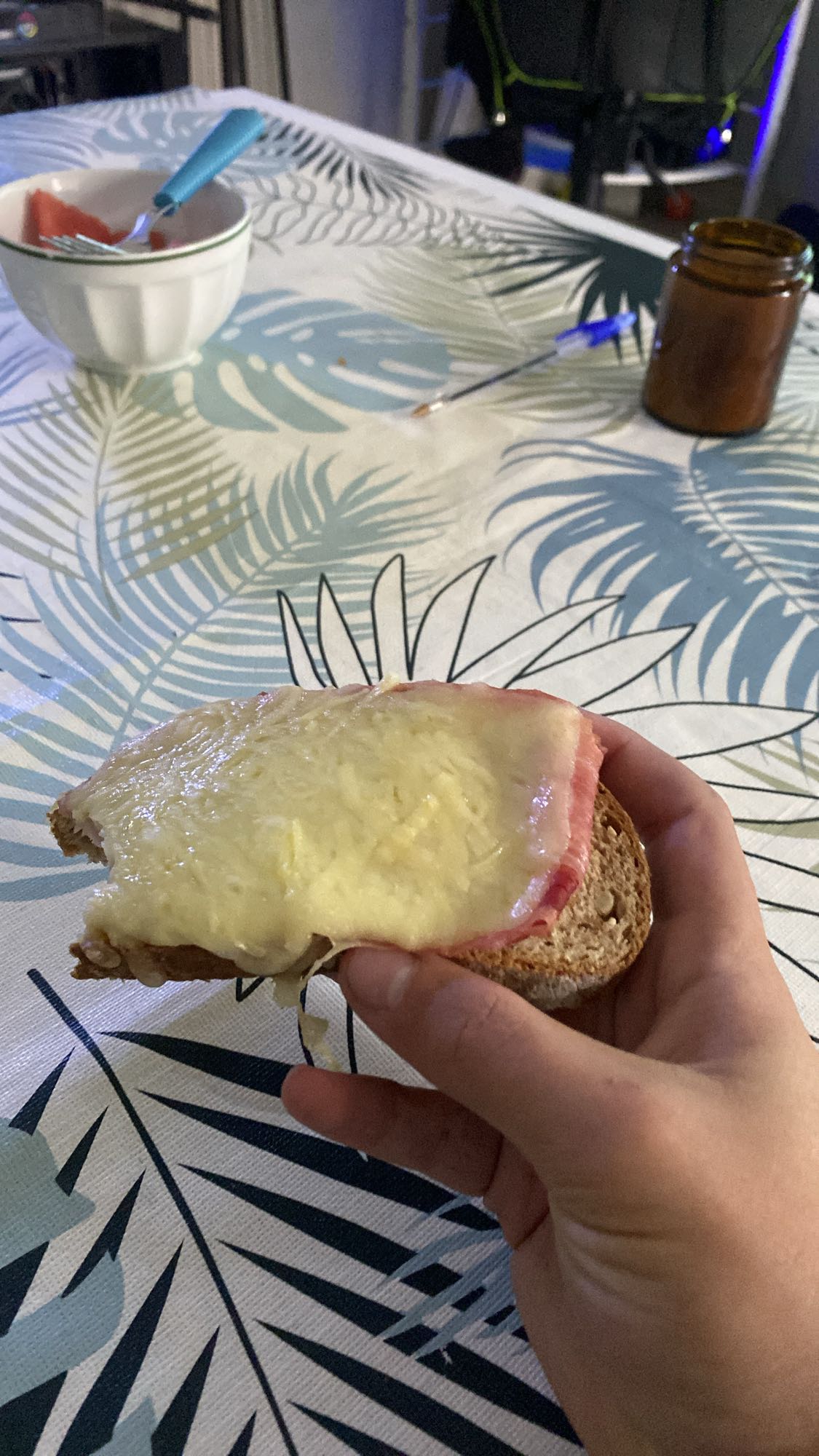 Tostada de jamón y queso