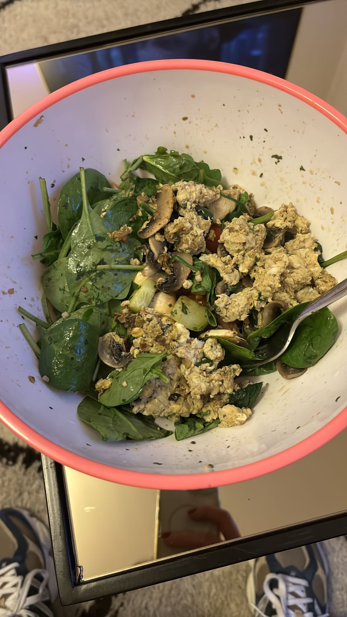 Salade aux œufs brouillés