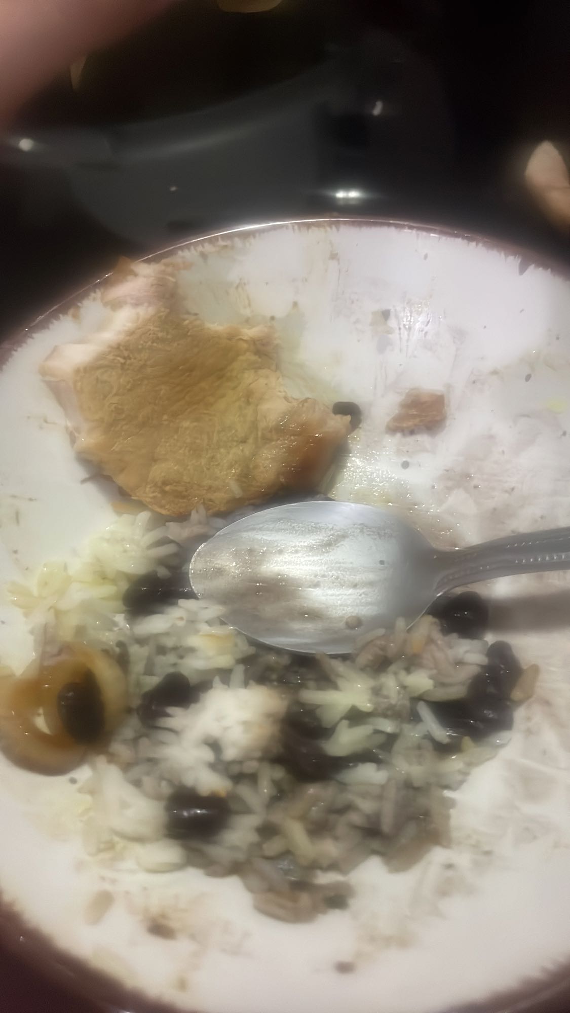 Arroz con frijoles y carne