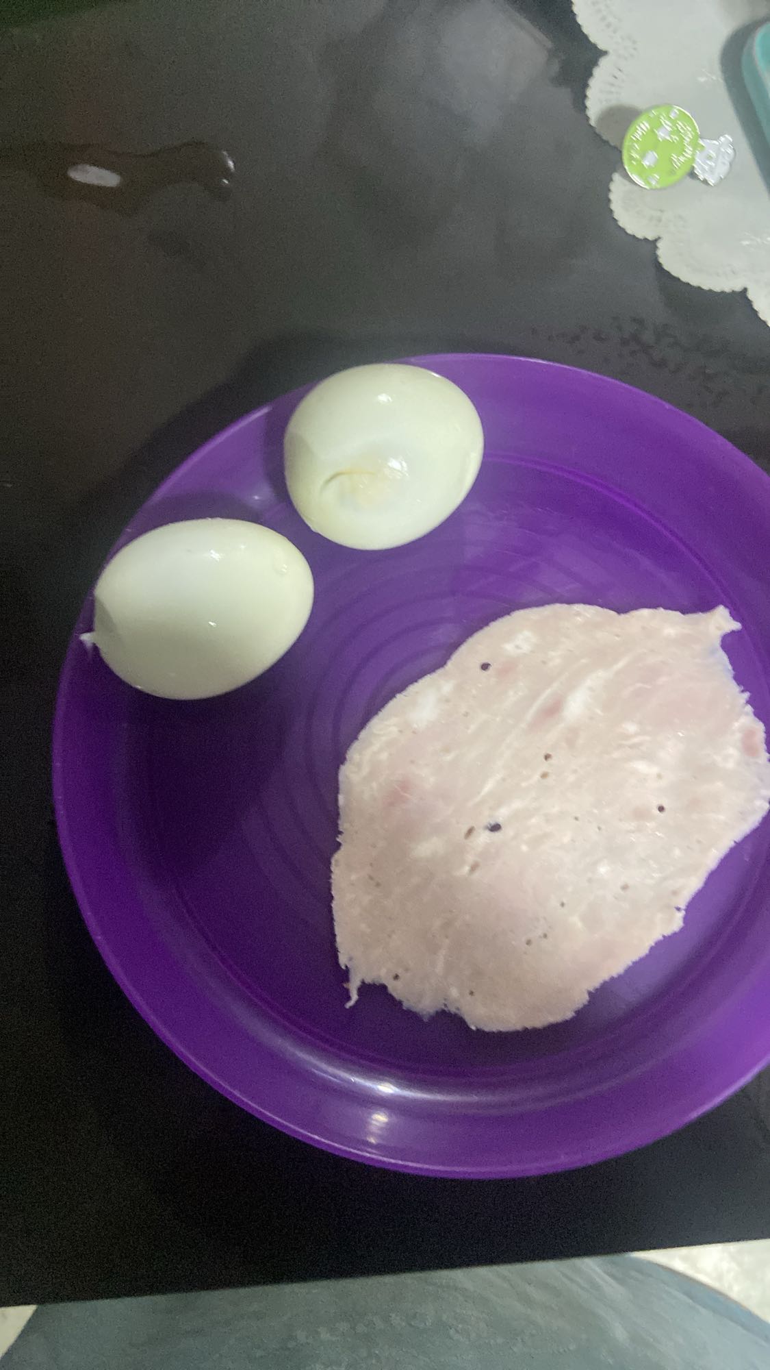 Huevos y pechuga de pavo