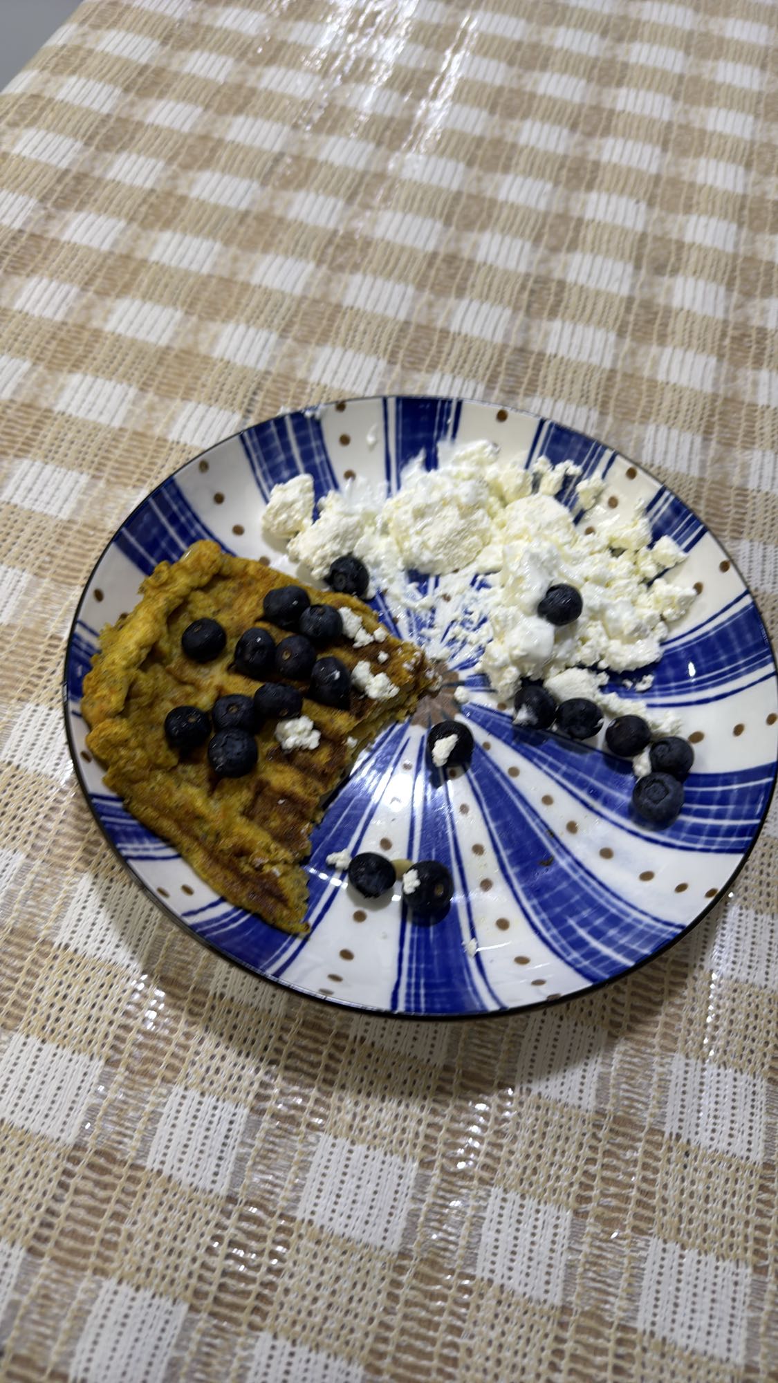 Вафли с творогом и черникой