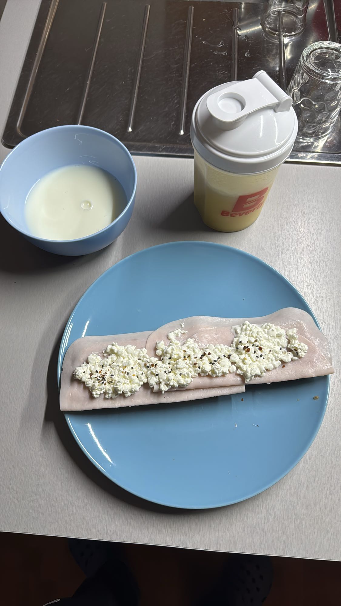 Rollos de pavo y queso