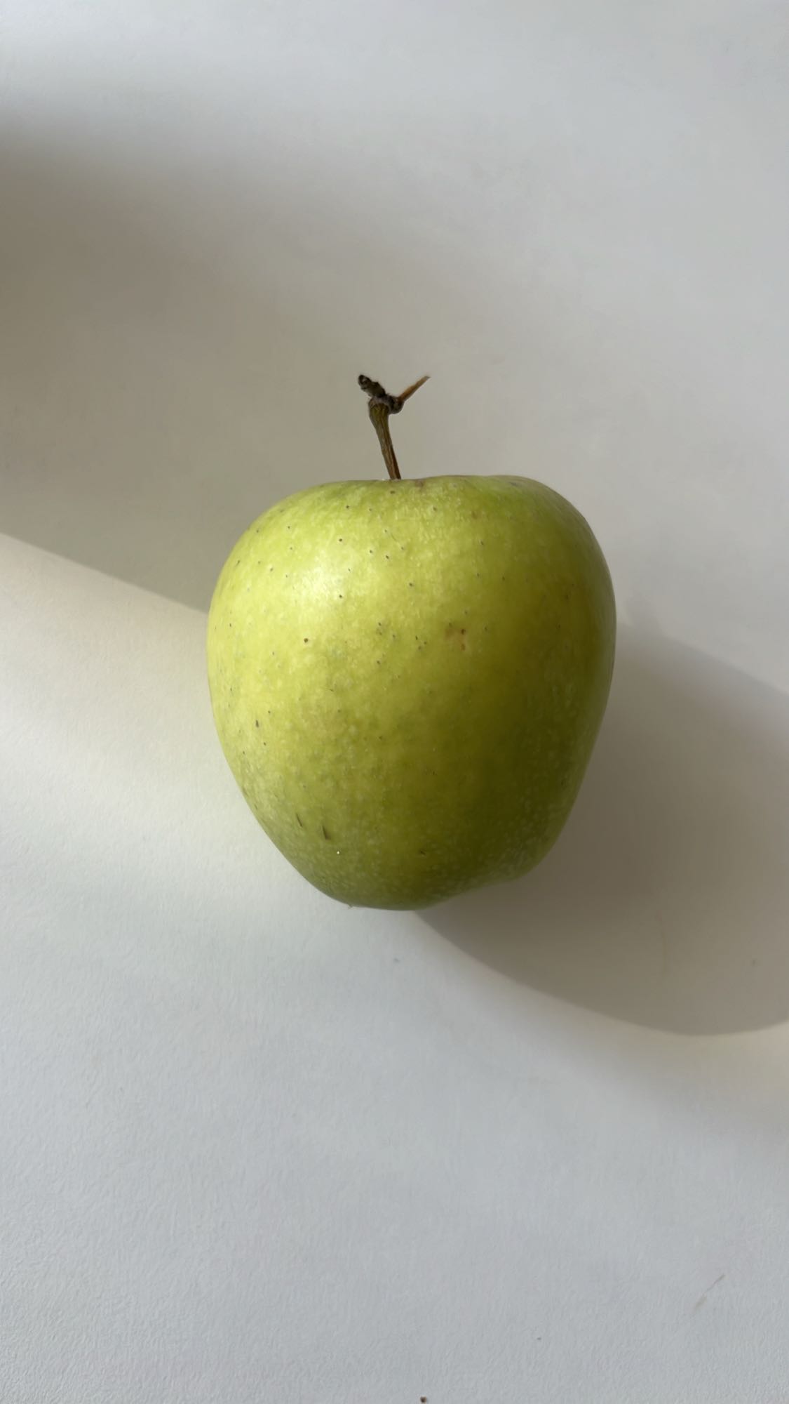 Зеленое яблоко