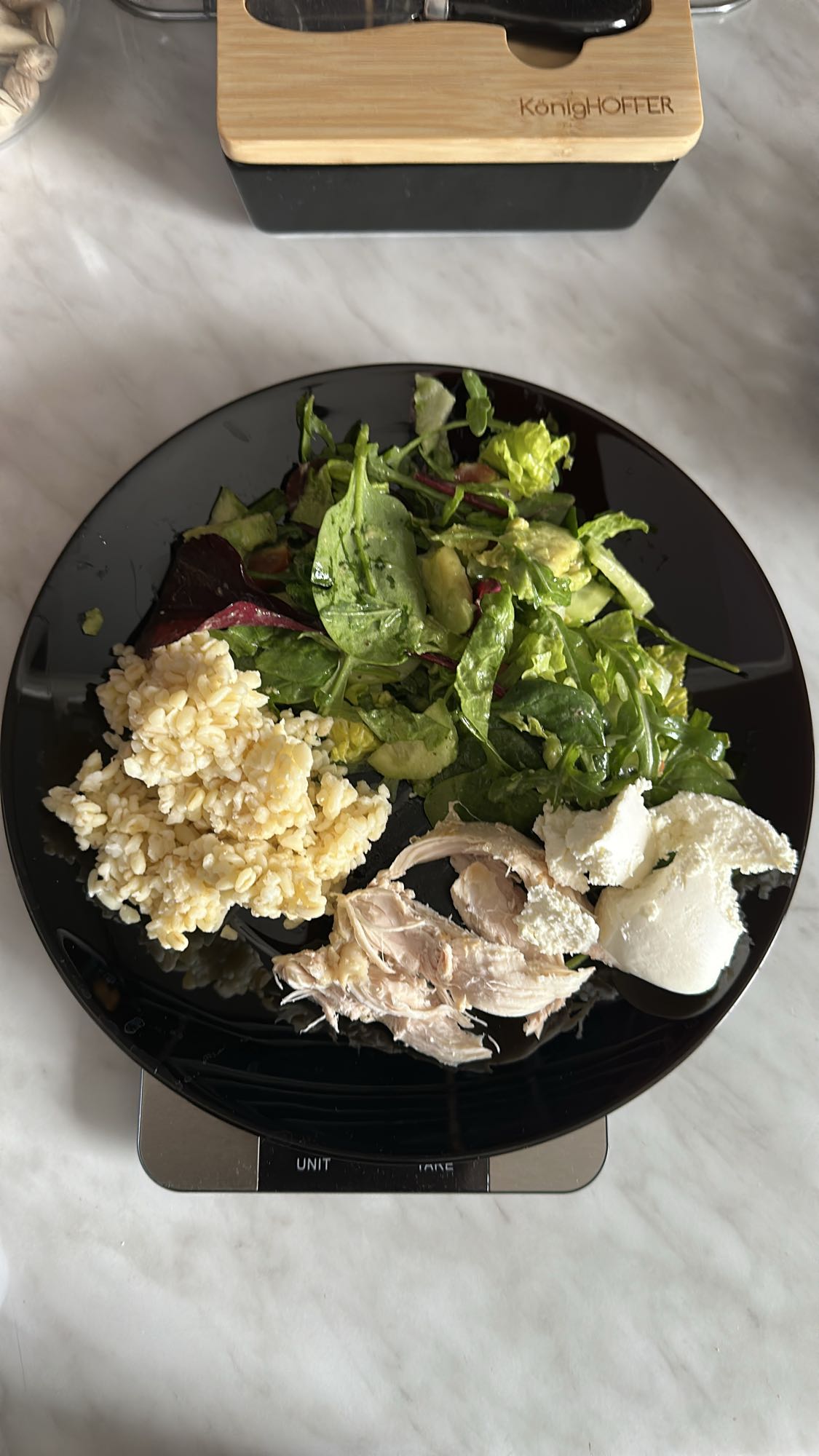 Салат з куркою та сиром