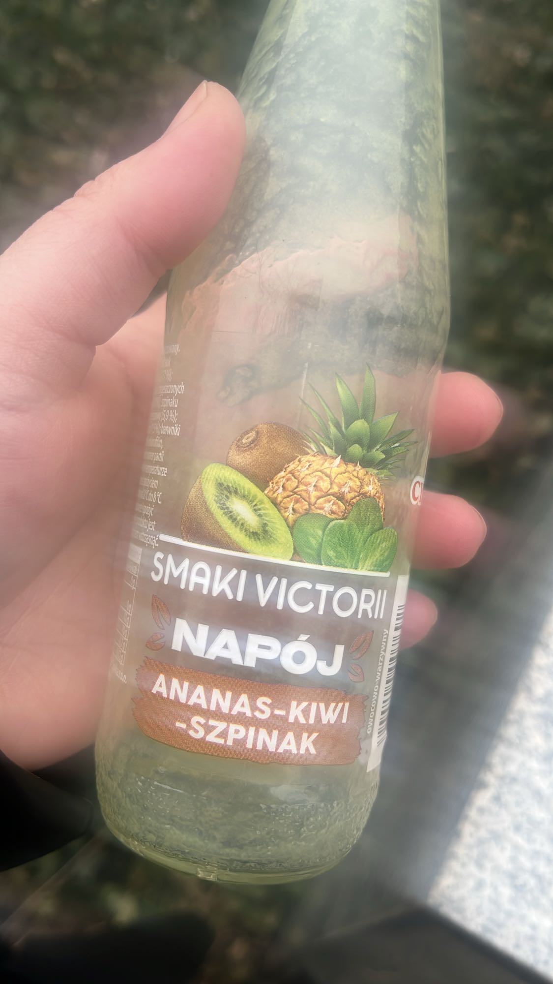 Napój ananas-kiwi-szpinak