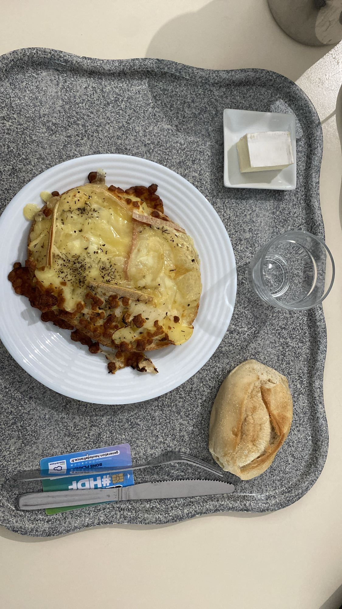 Tartine au fromage fondu