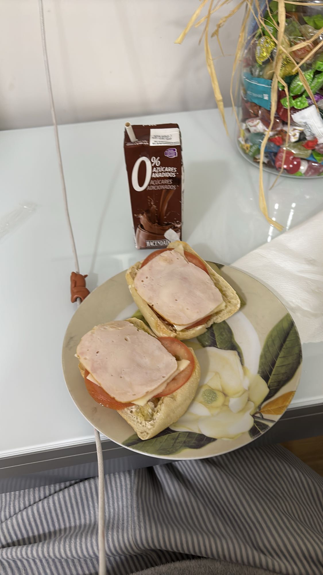 Turkey Sandwich with Cocoa