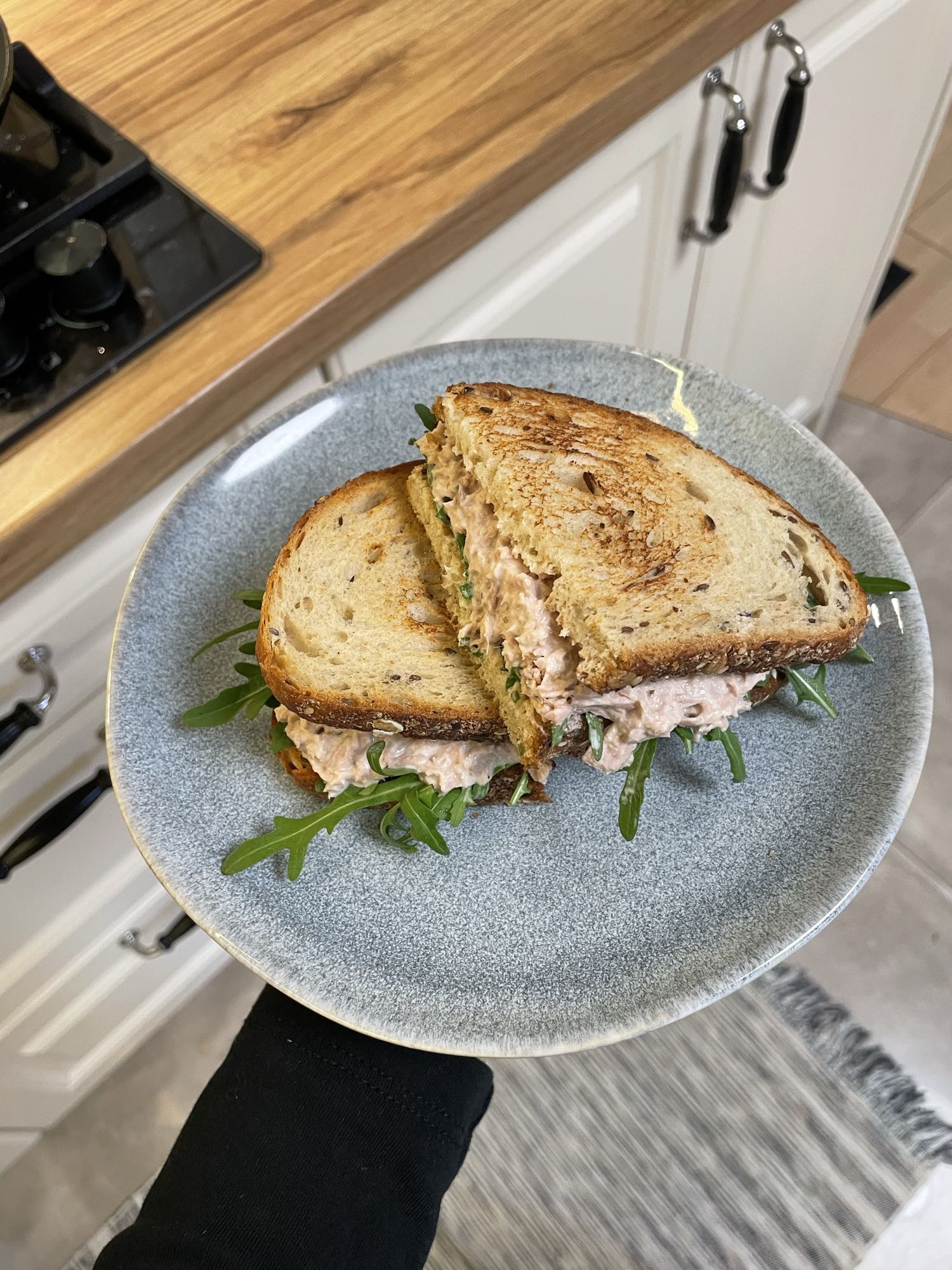 Kanapka z tuńczykiem