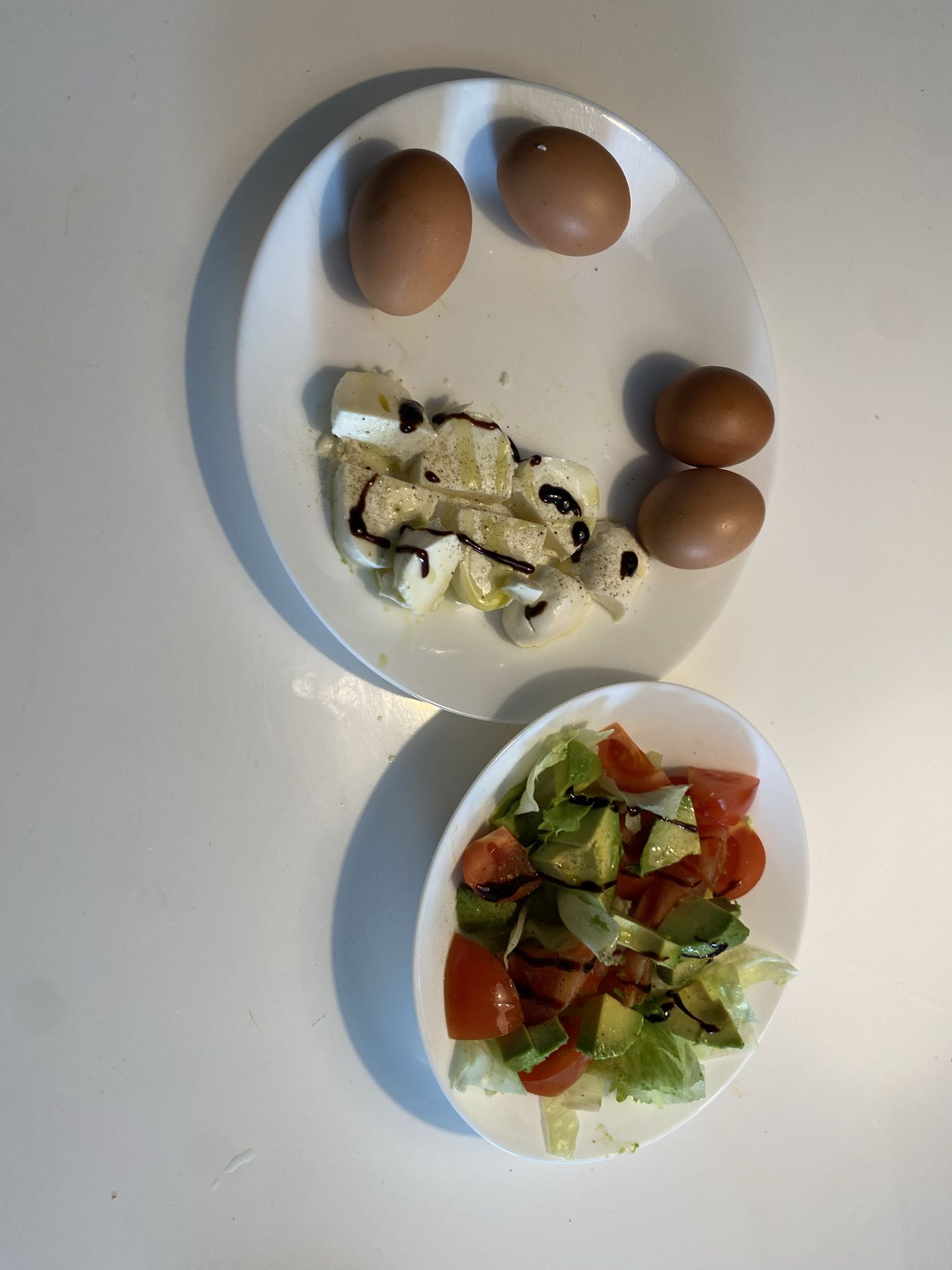 Sałatka z jajkami i serem