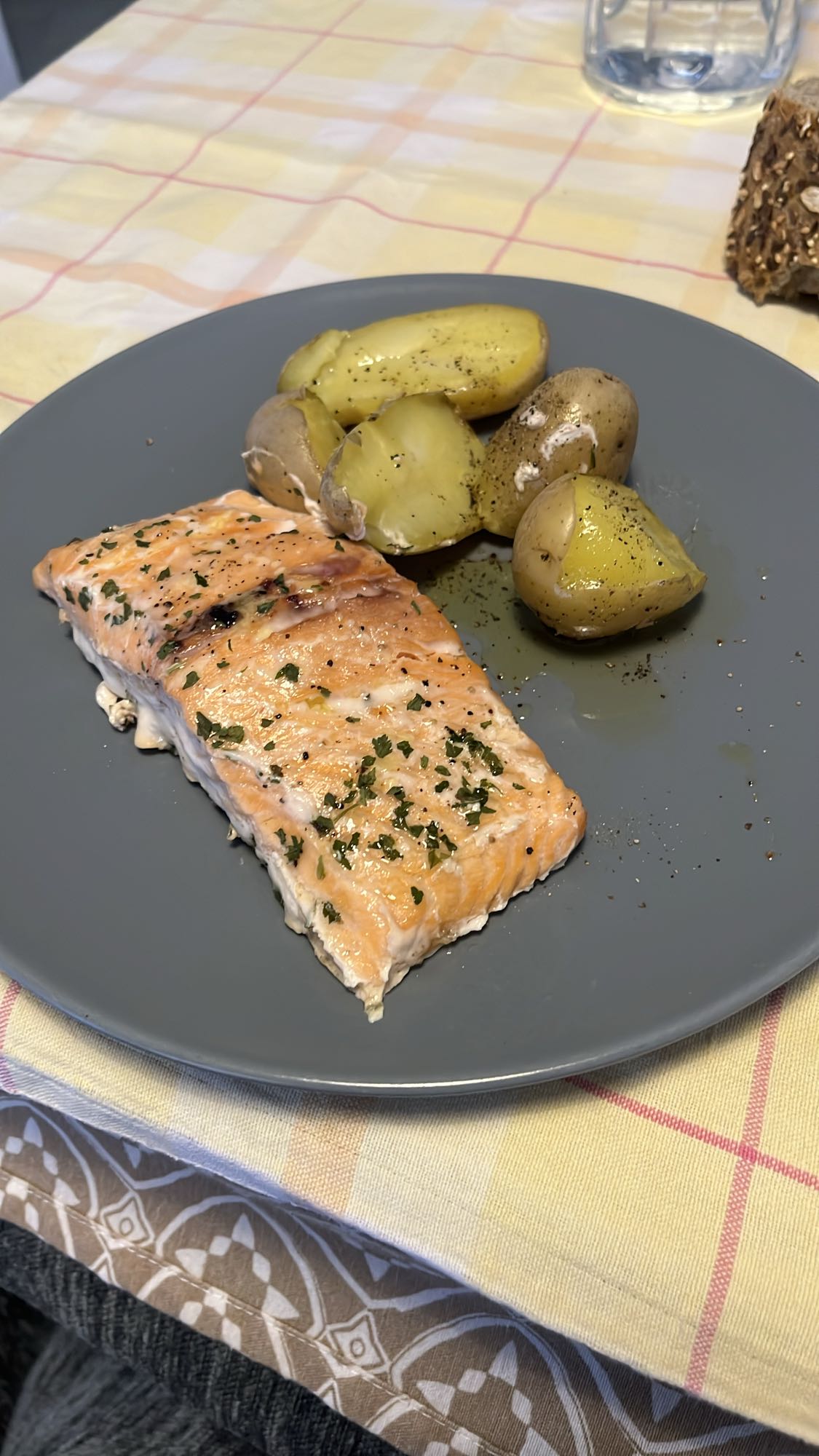 Salmón con papas