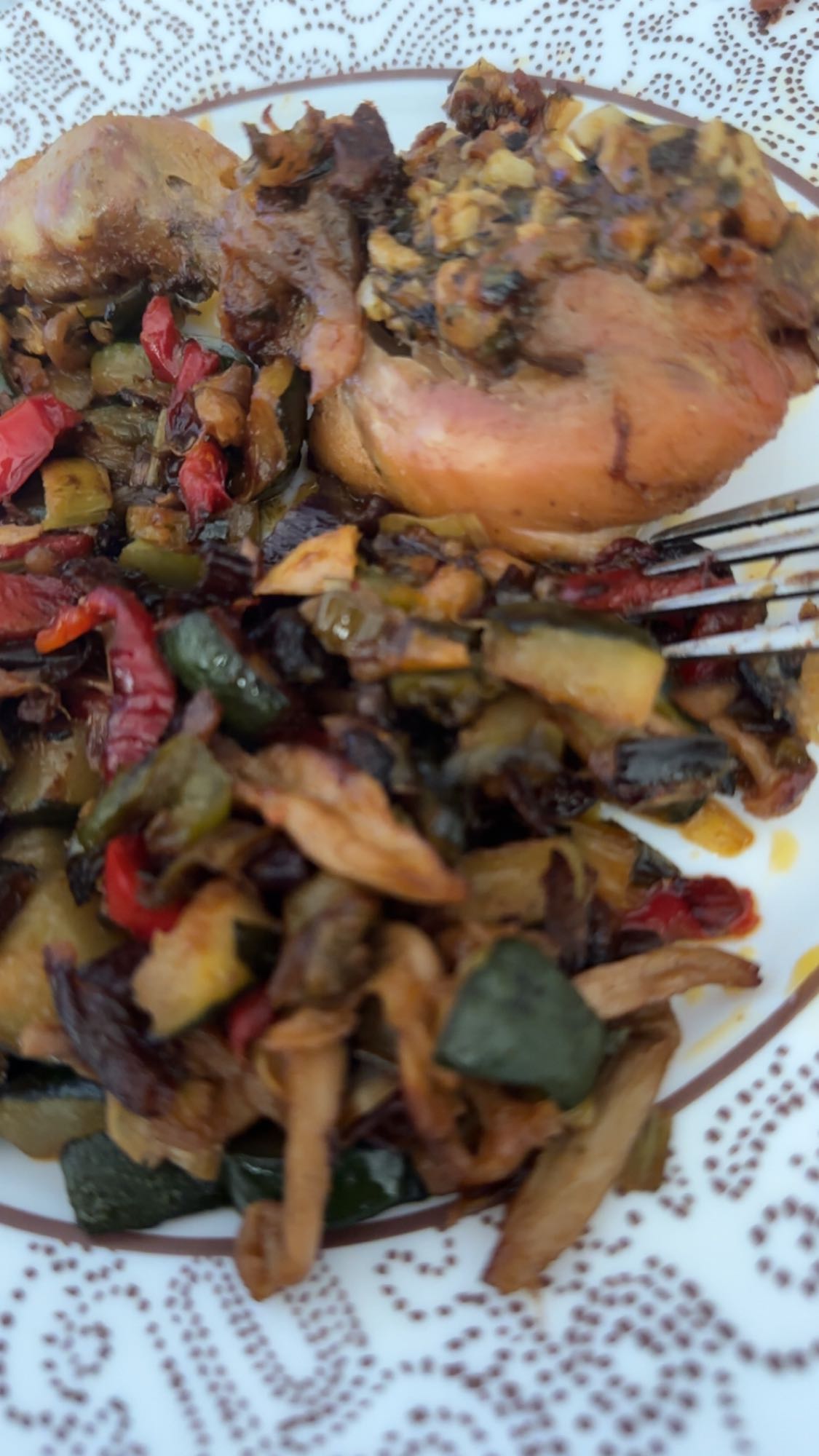 Pollo relleno con verduras