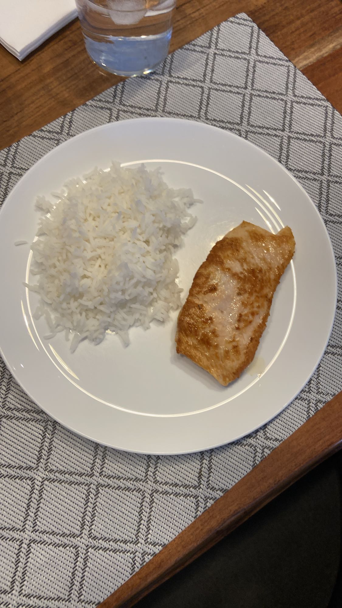 Salmón con arroz
