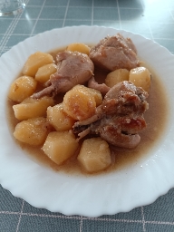 Guiso de pollo con patatas