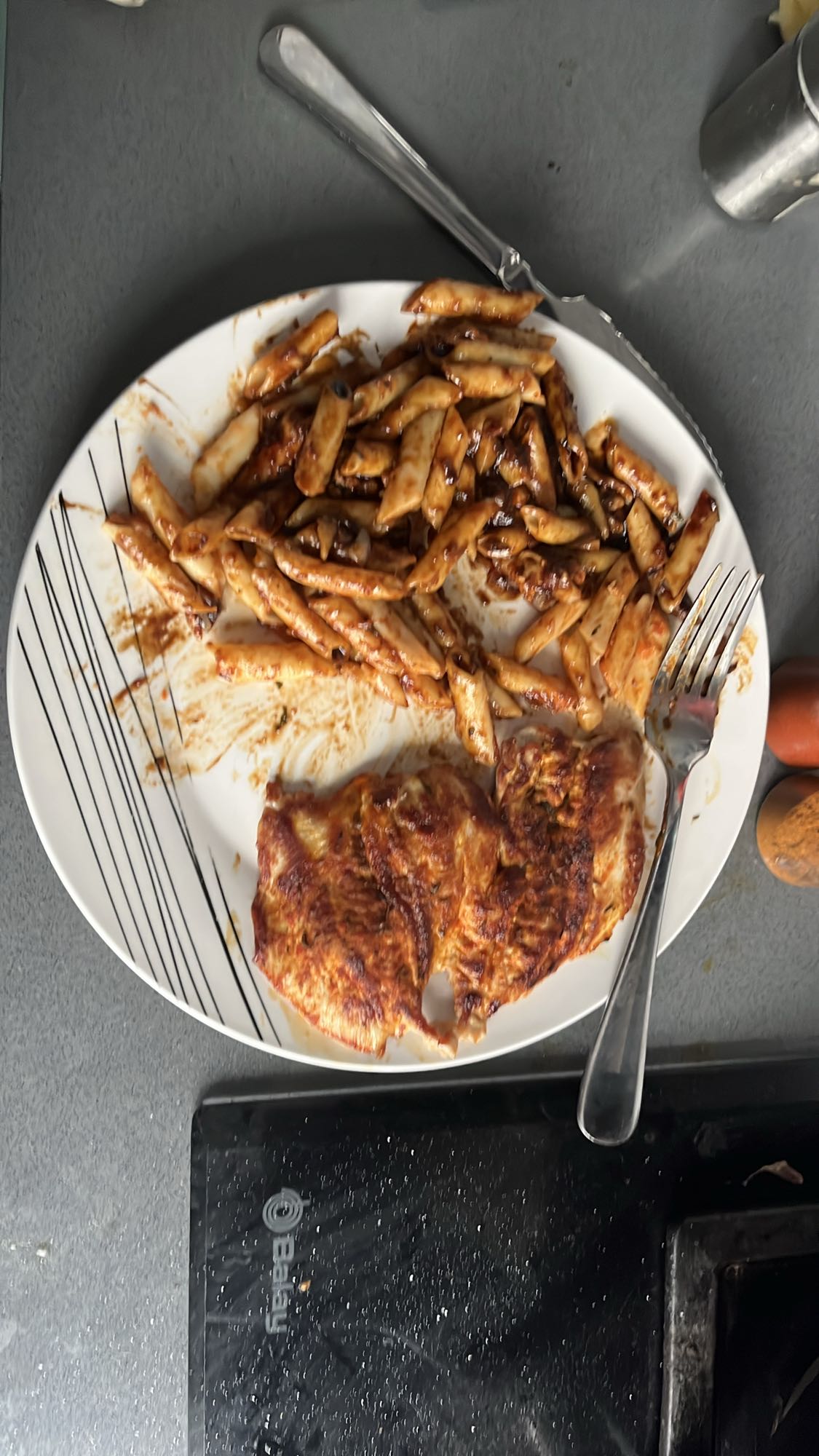 Pasta con pollo gratinado