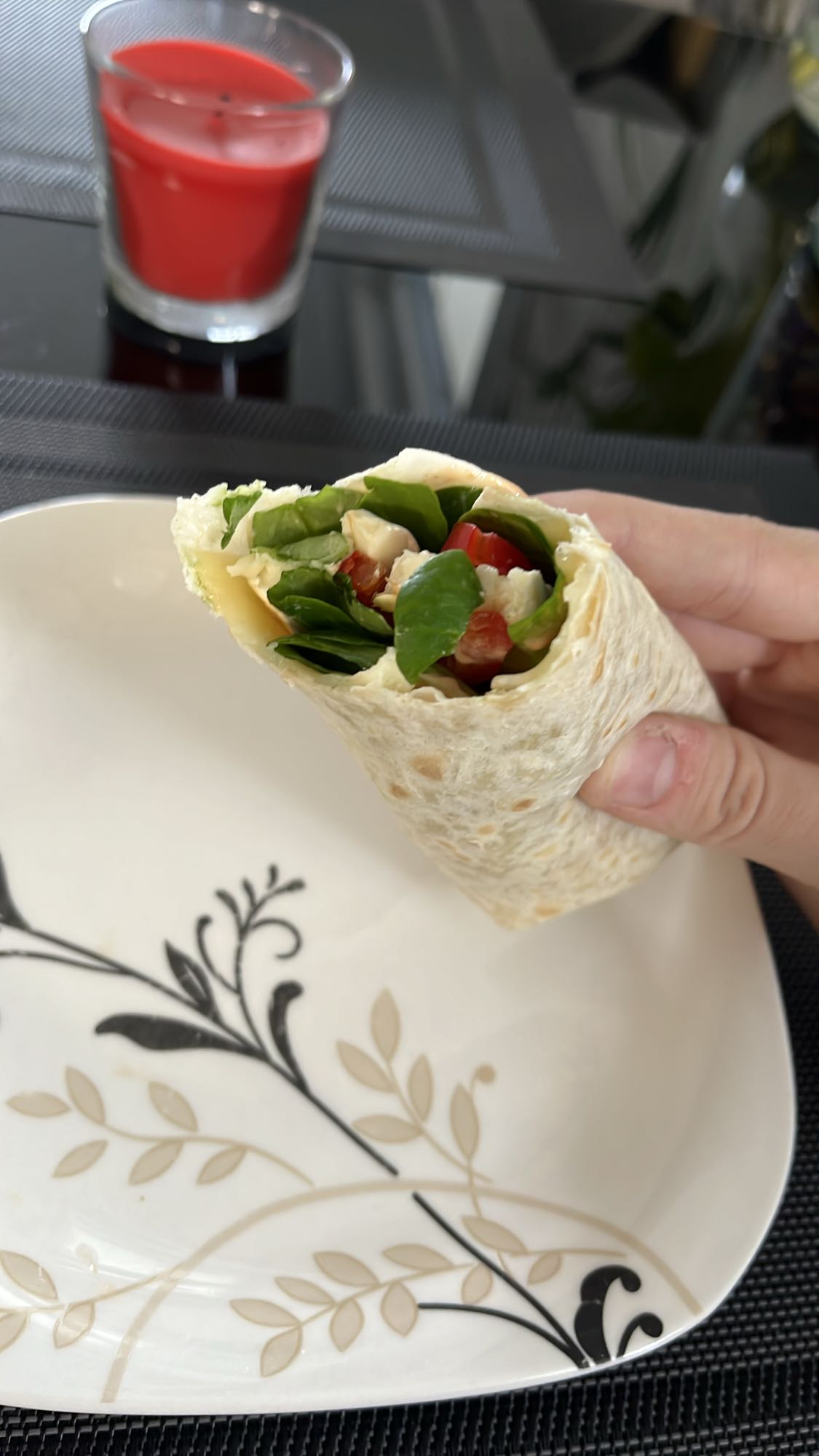 Wrap warzywno-serowy