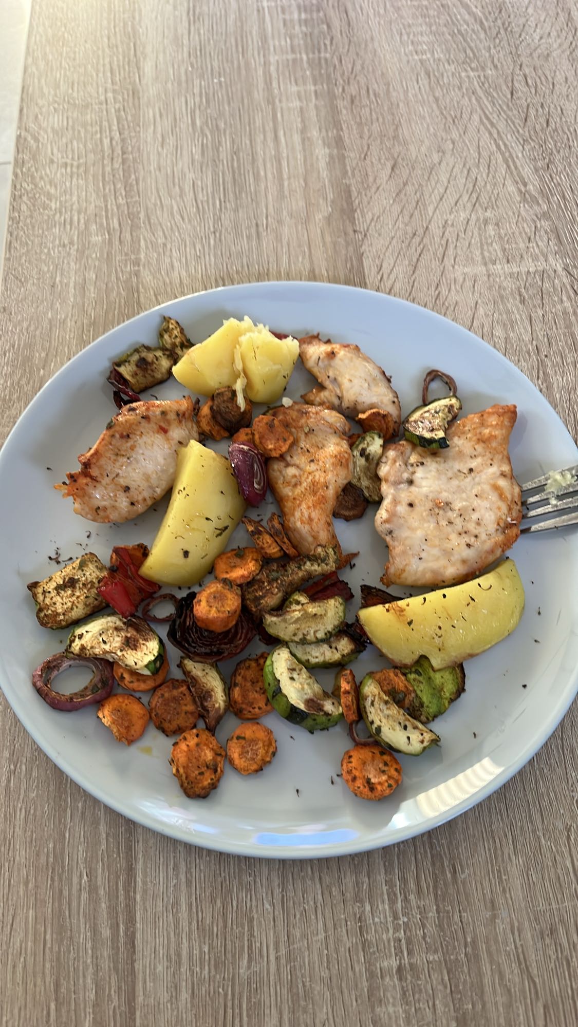 Pieczony kurczak z warzywami