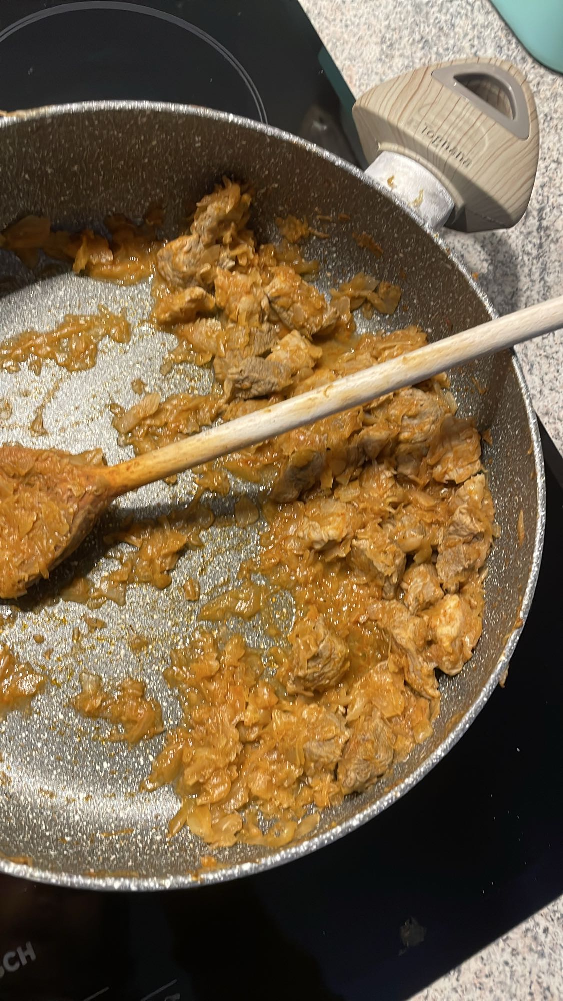 Dušeno zelje z mesom