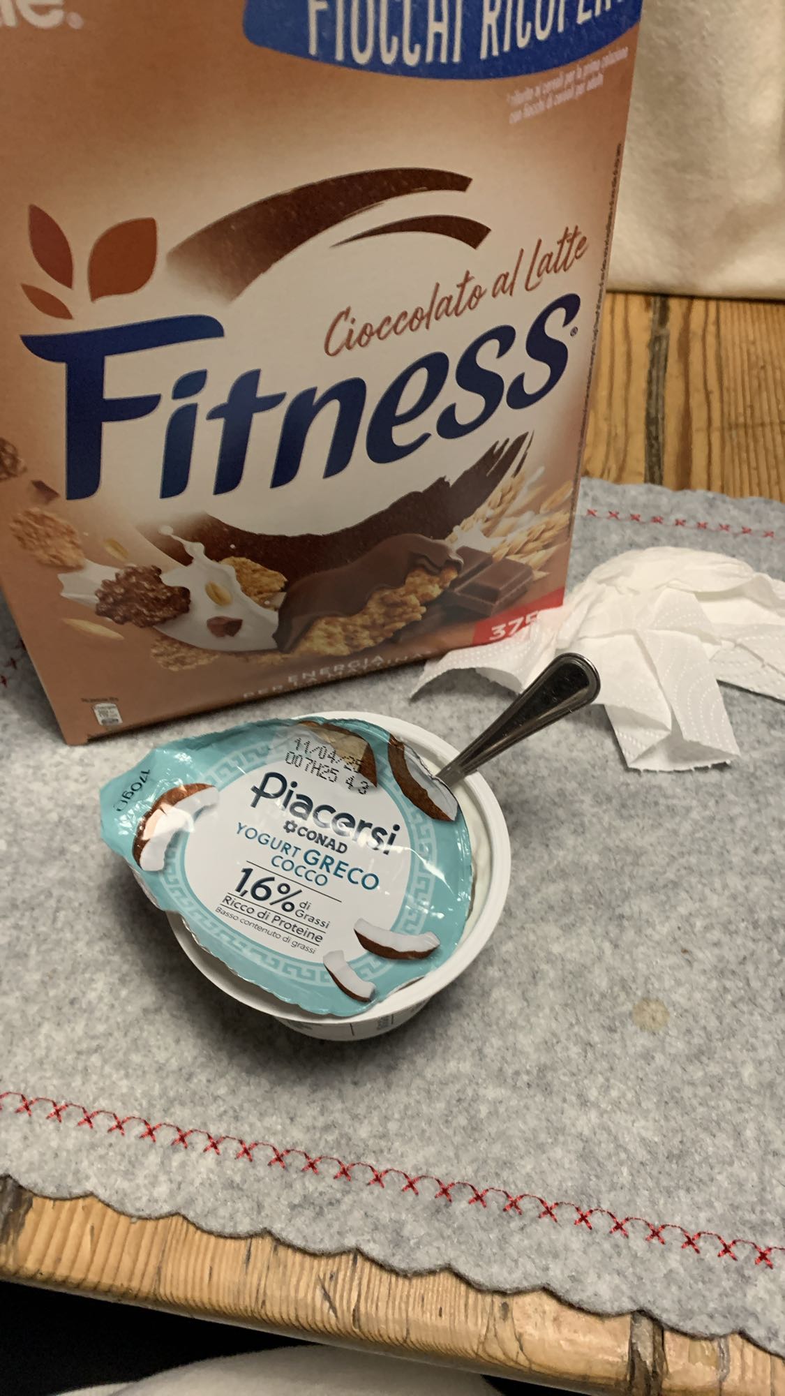 Chocolate Cereal & Yogurt