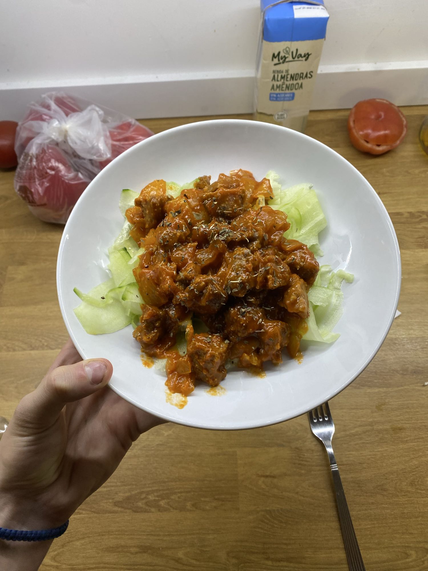 Carne en salsa con lechuga