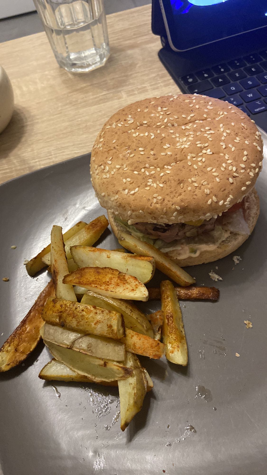 Burger avec frites maison