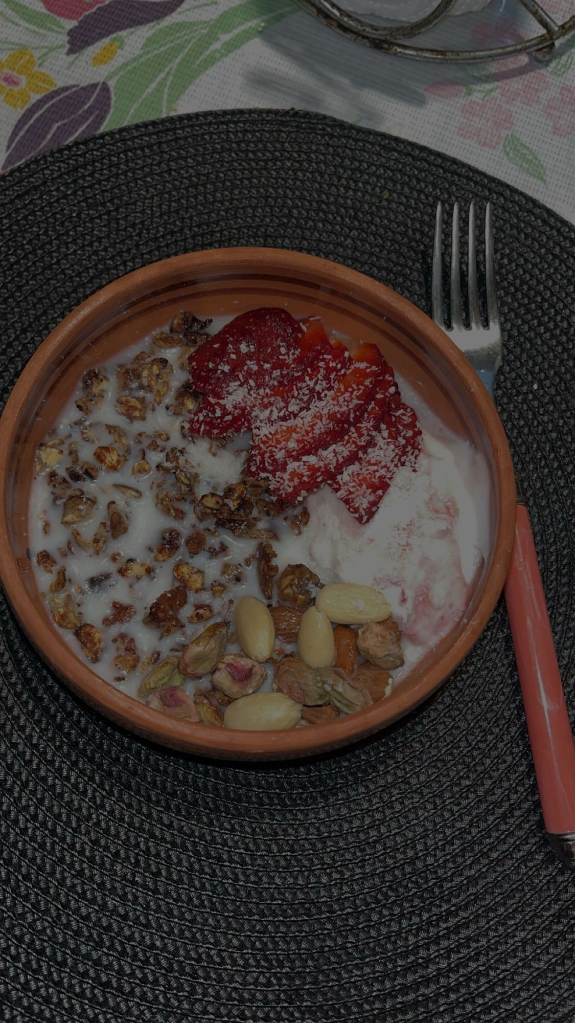 Bol de yaourt et granola