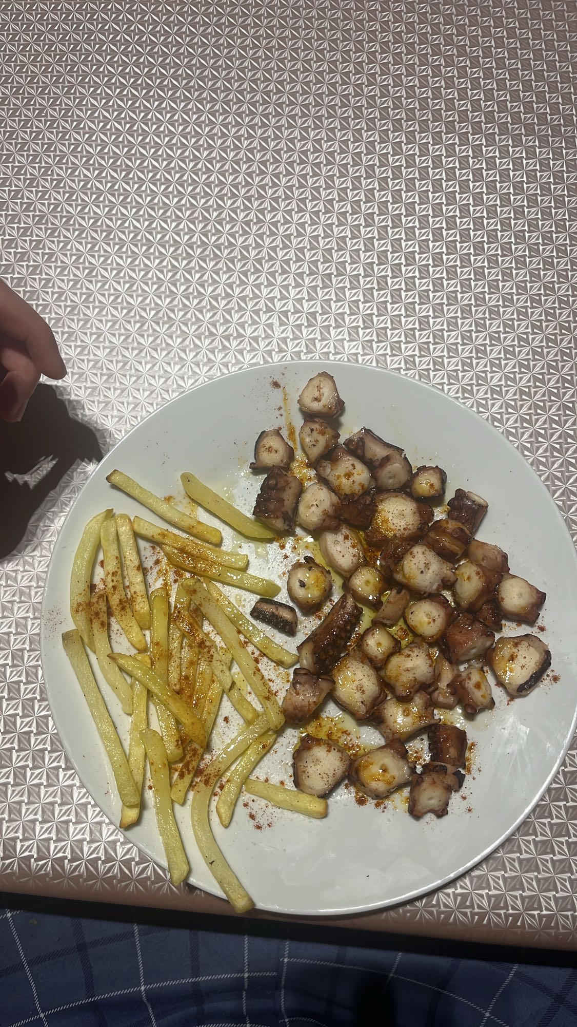 Pulpo con papas fritas