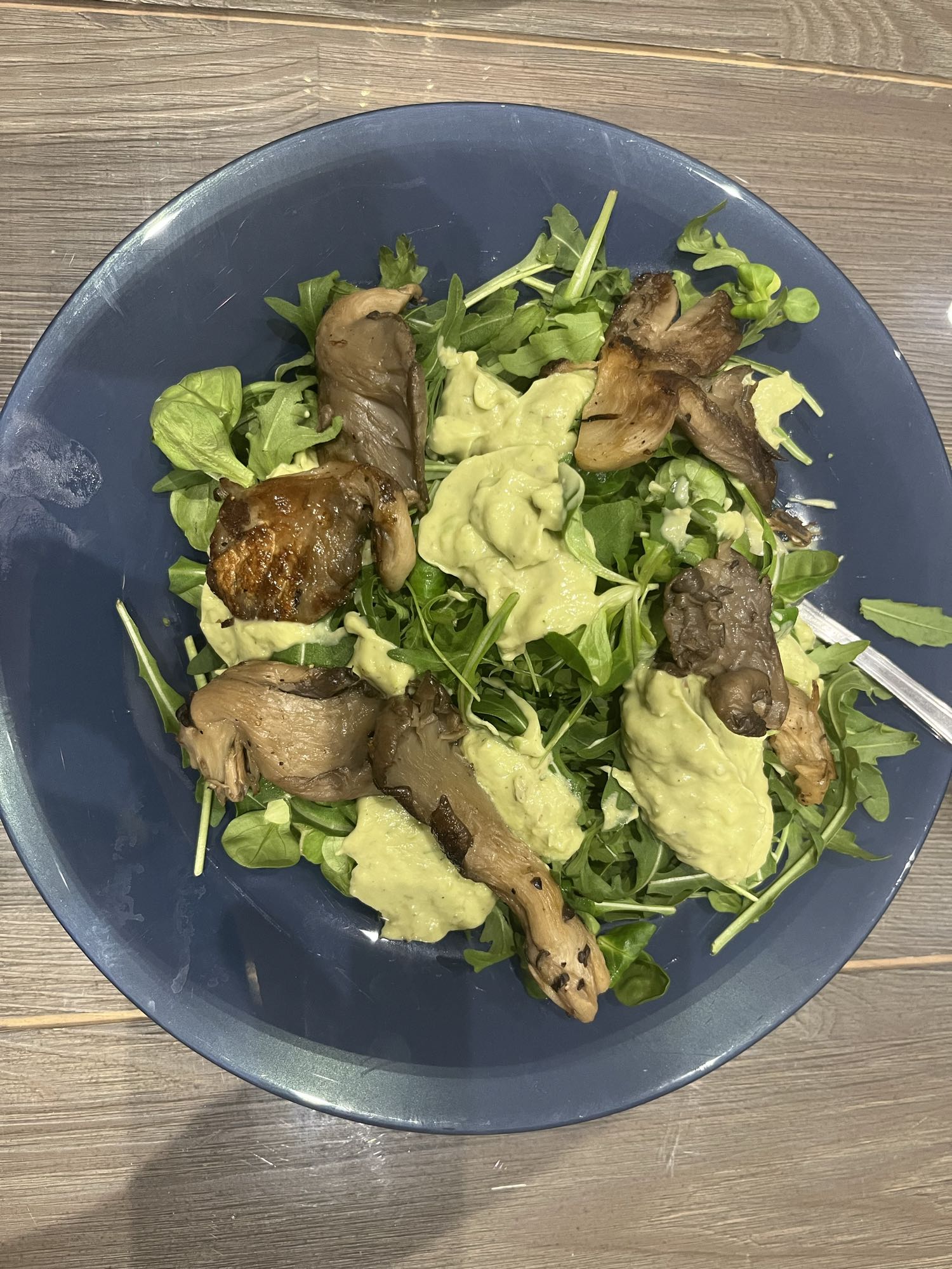 Ensalada de setas y aguacate