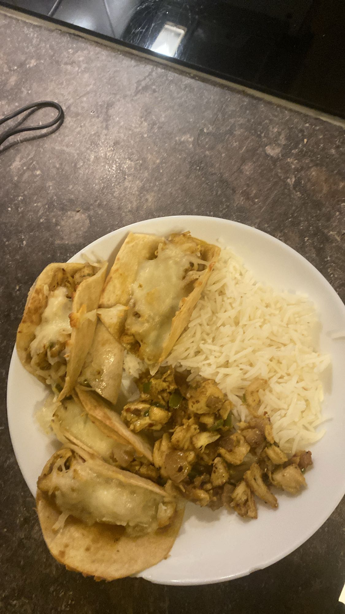 تاكو الدجاج مع الأرز