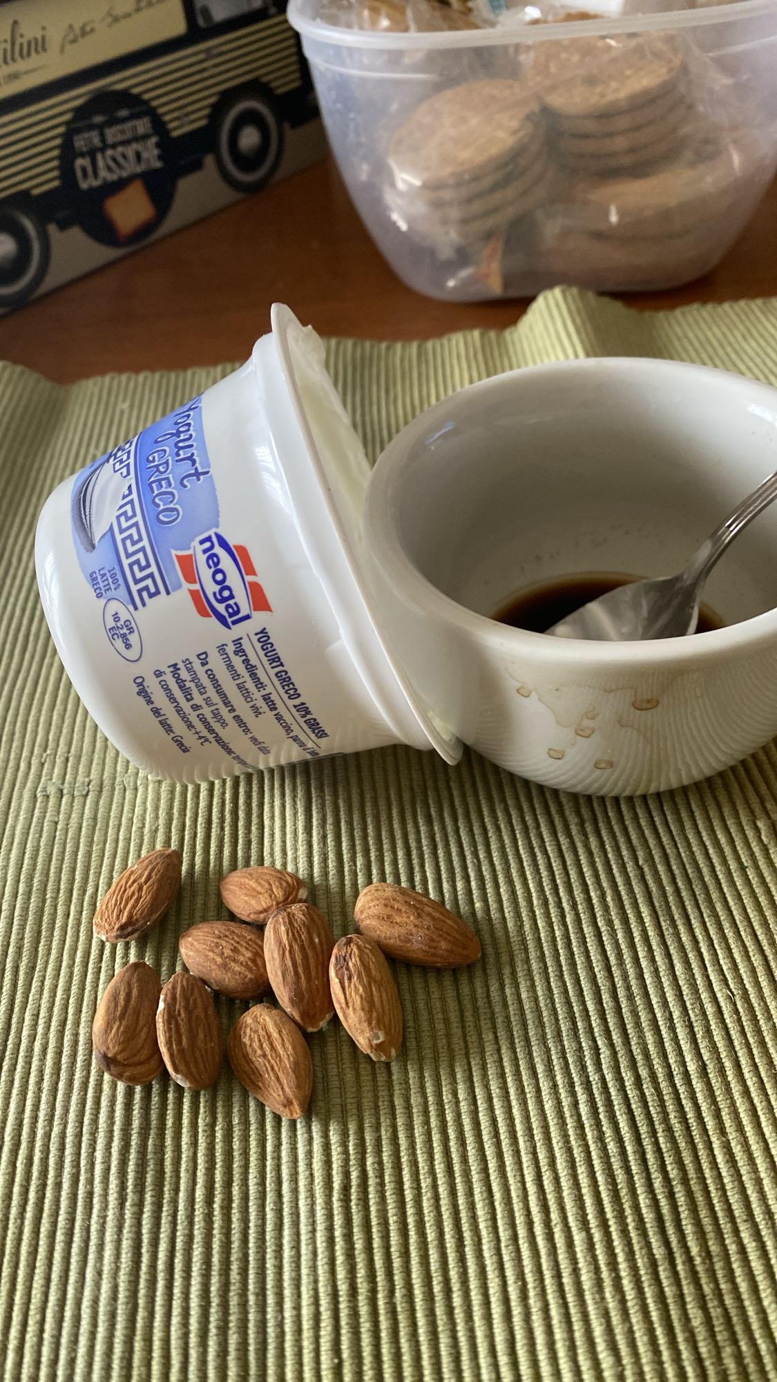 Greek Yogurt with Almonds