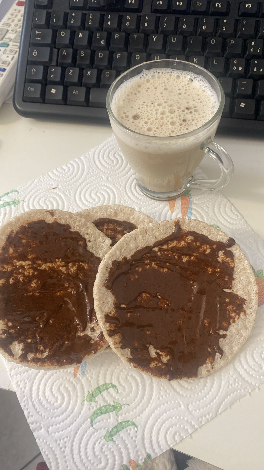 Rice Cakes with Cocoa Spread