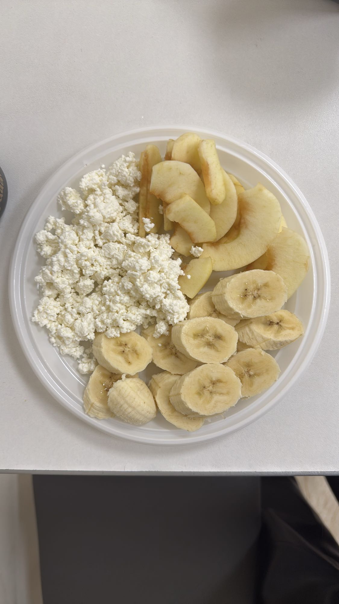 Творог с фруктами