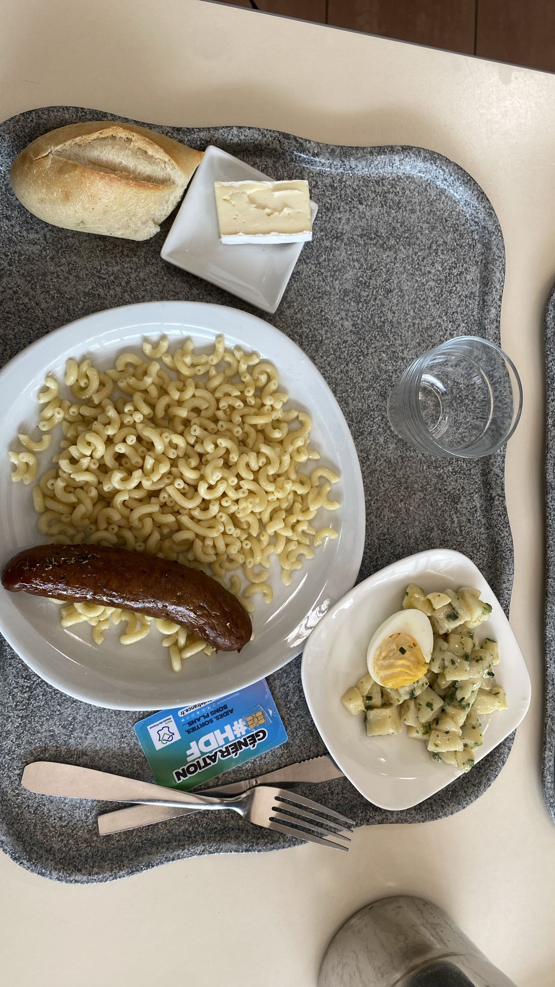 Saucisse avec pâtes