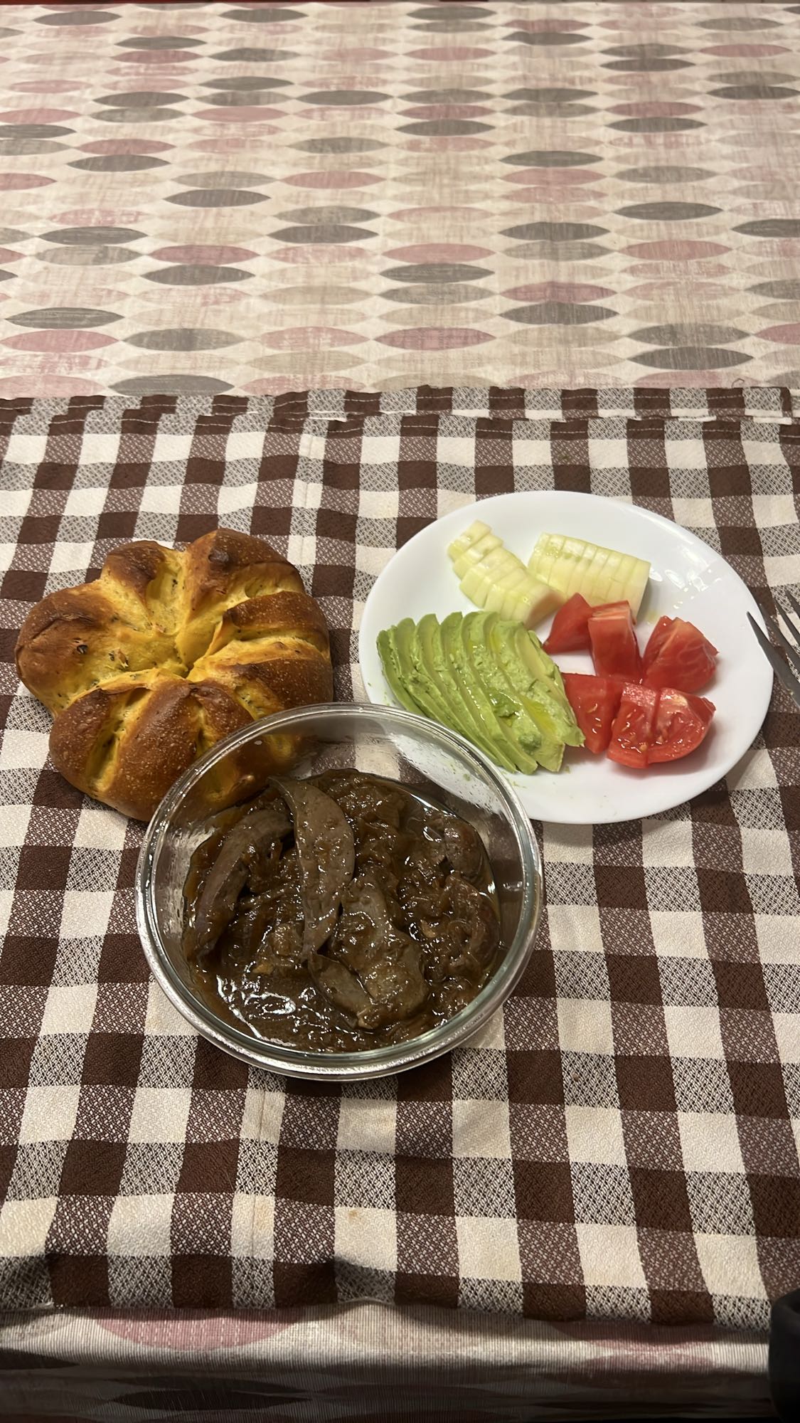 Liver with bread and salad