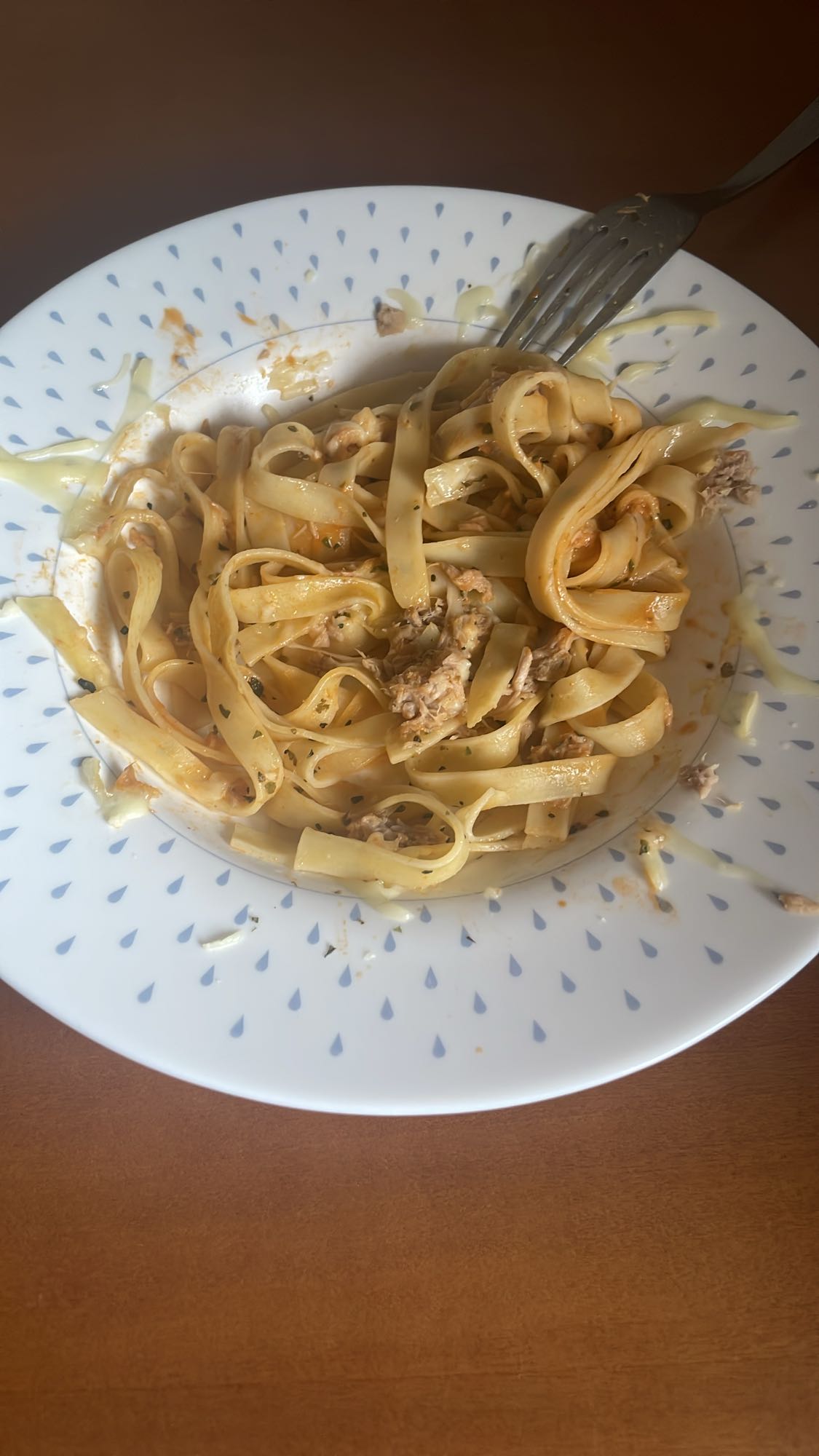 Tagliatelle amb tonyina