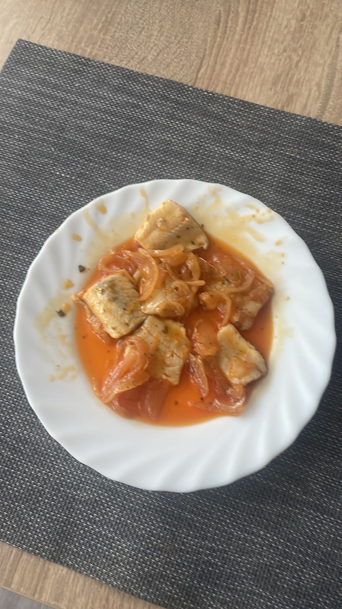 Ryba w sosie pomidorowym