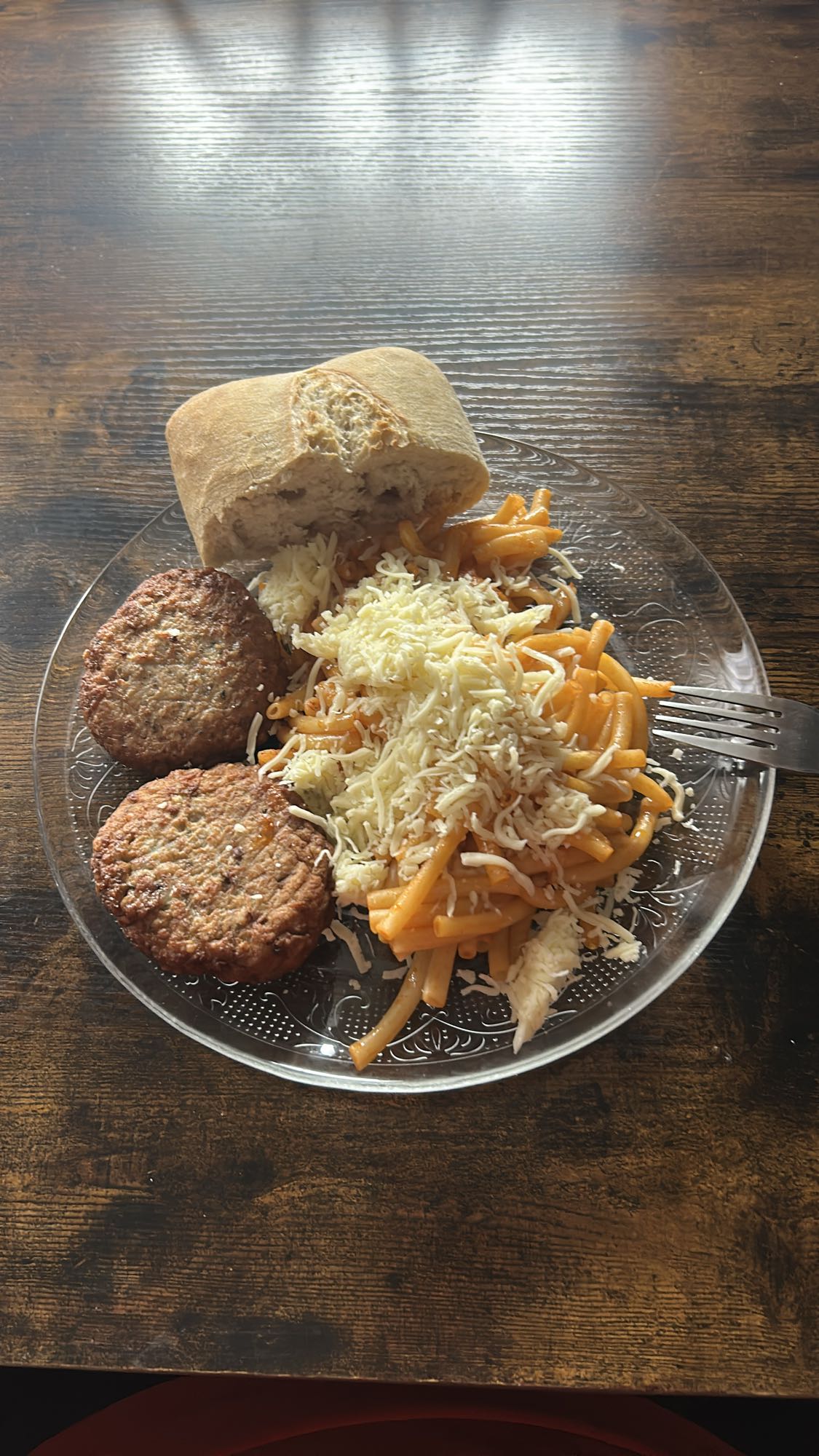 Макароны с котлетами