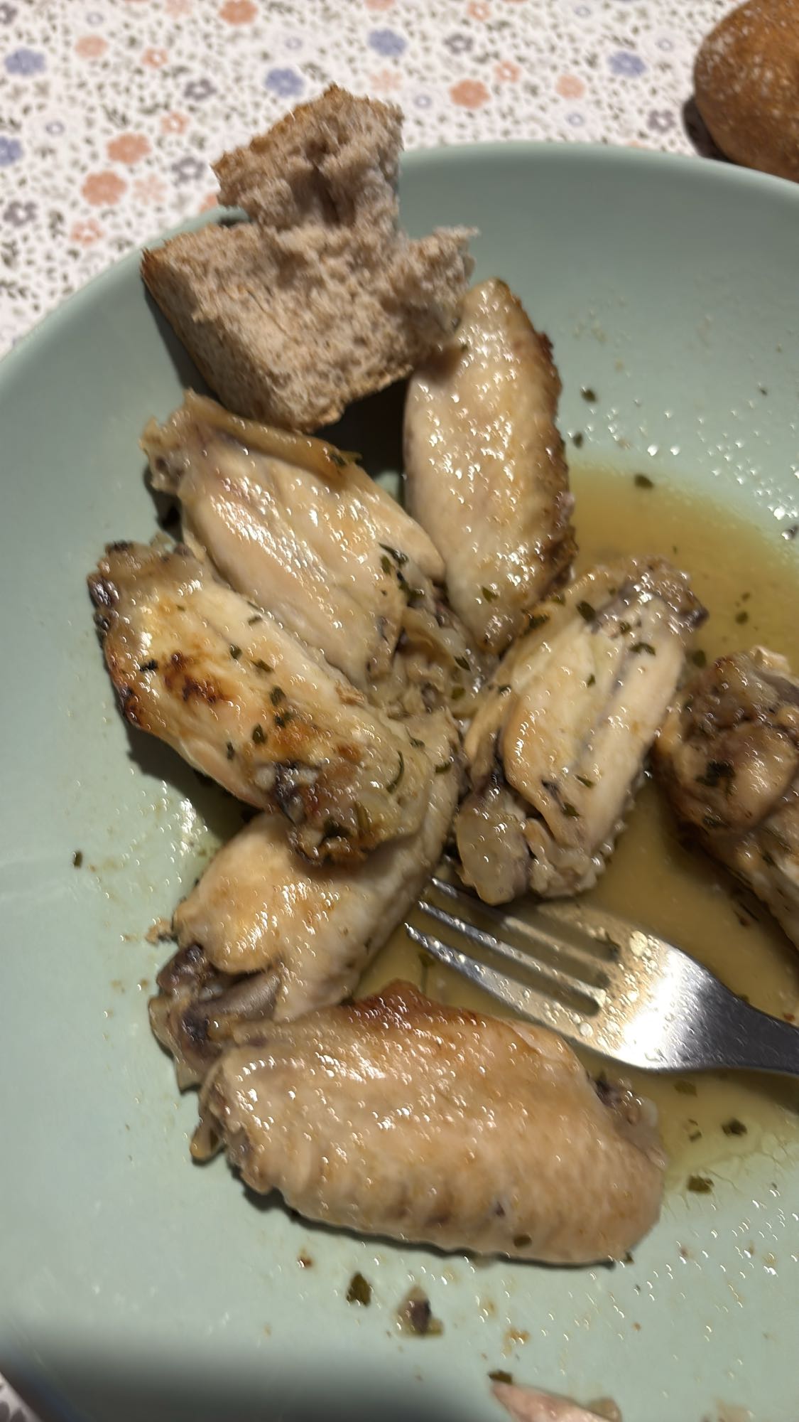 Alitas de pollo al ajillo