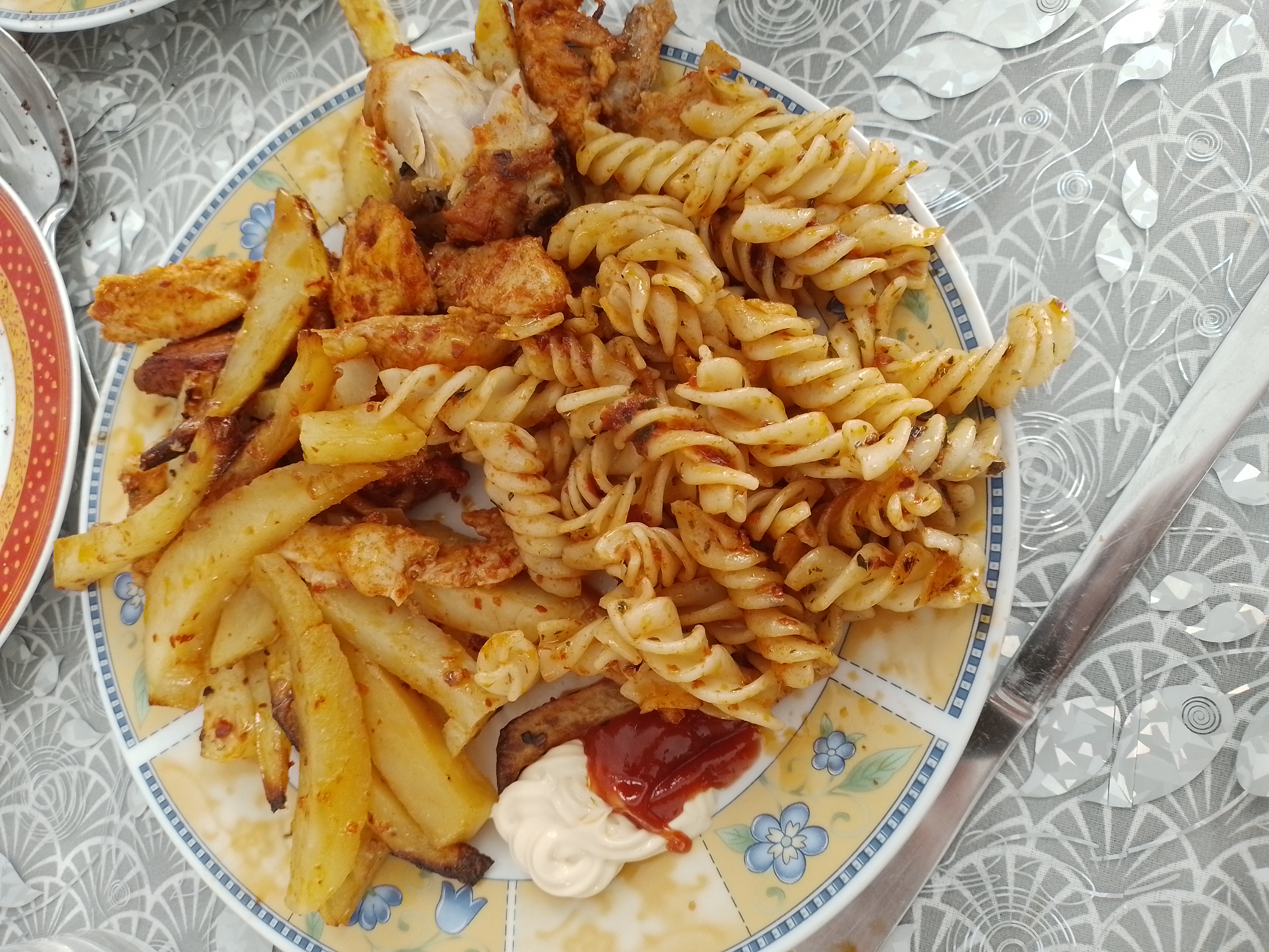 Pâtes et frites épicées