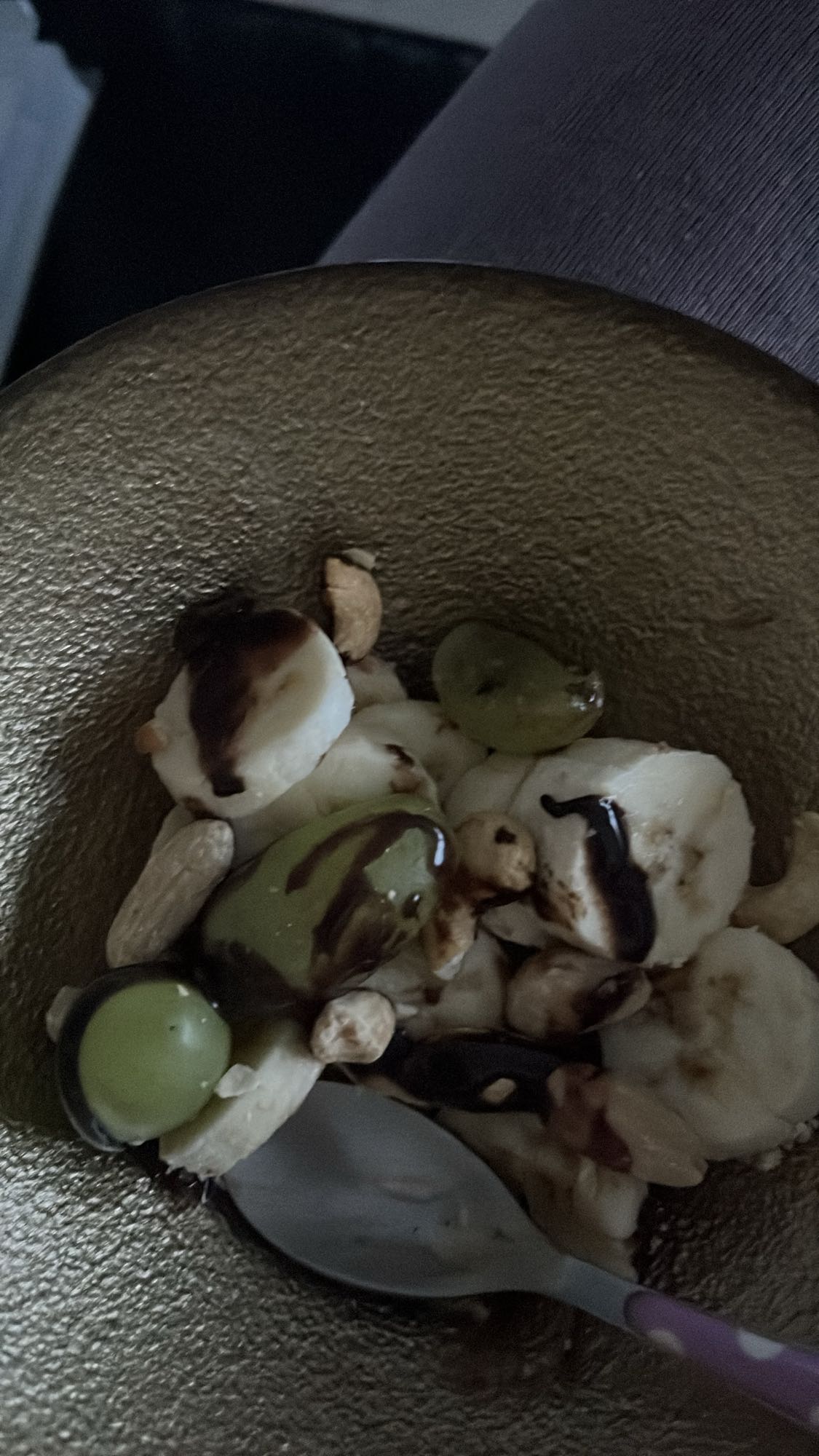 Owocowa sałatka z czekoladą