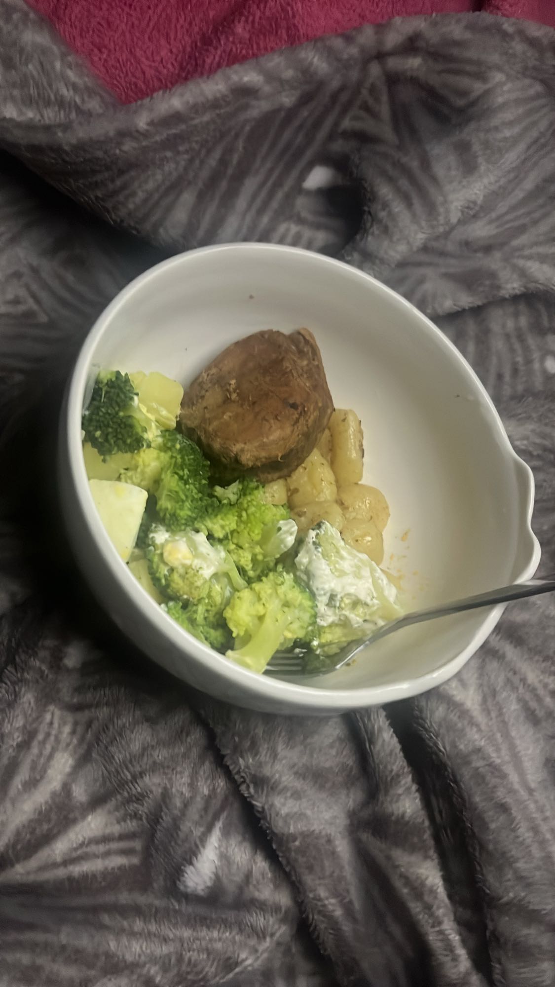 Stek z brokułami i gnocchi