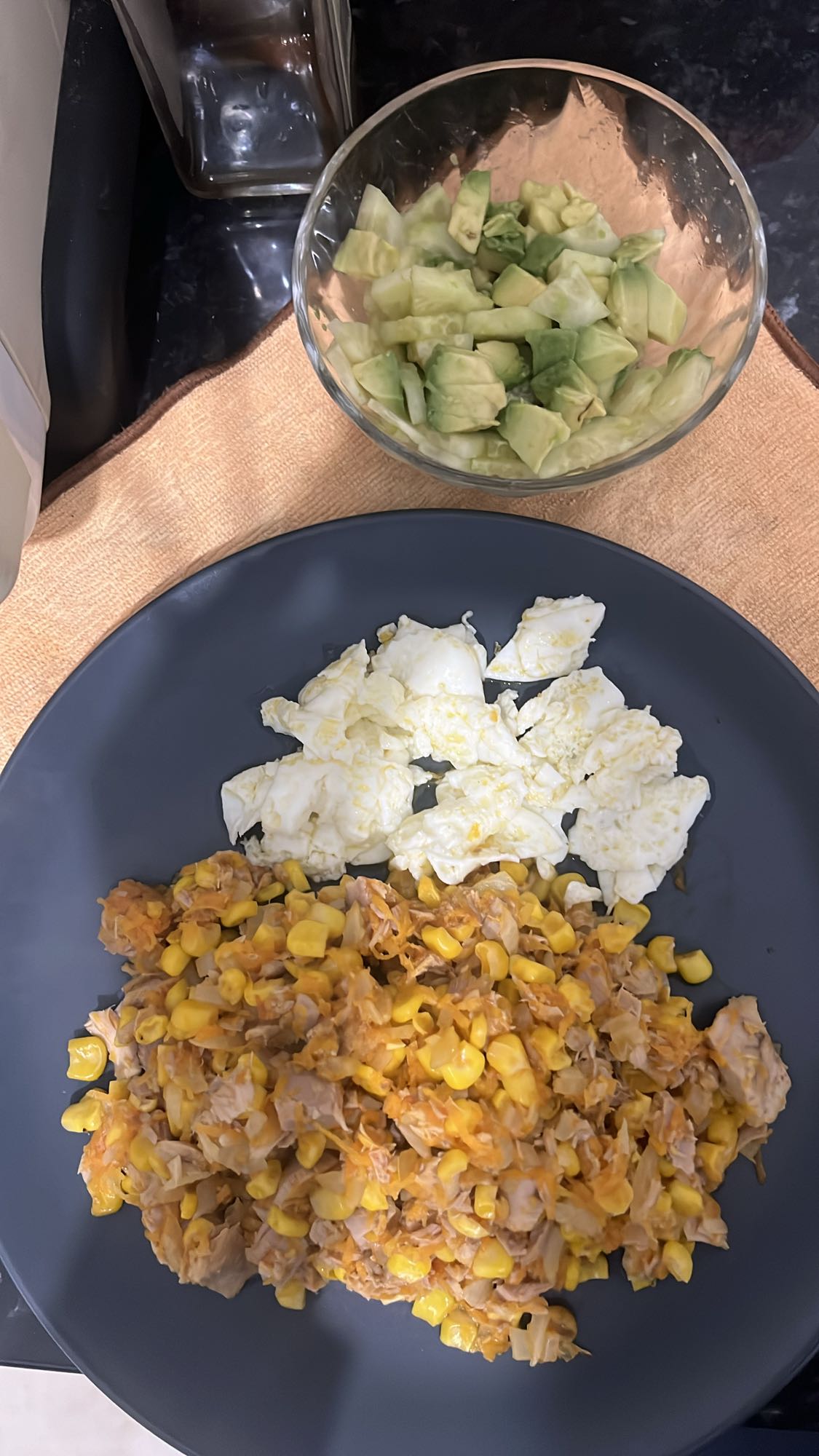 Ensalada de atún y huevo