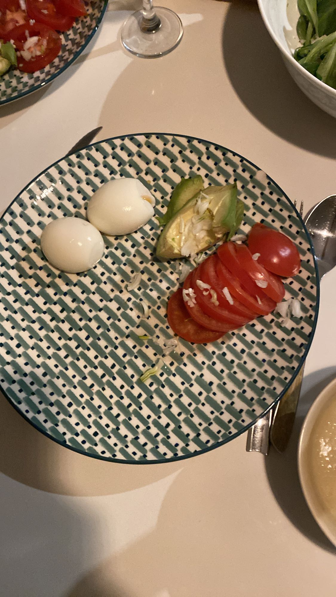 Salade aux œufs et avocat