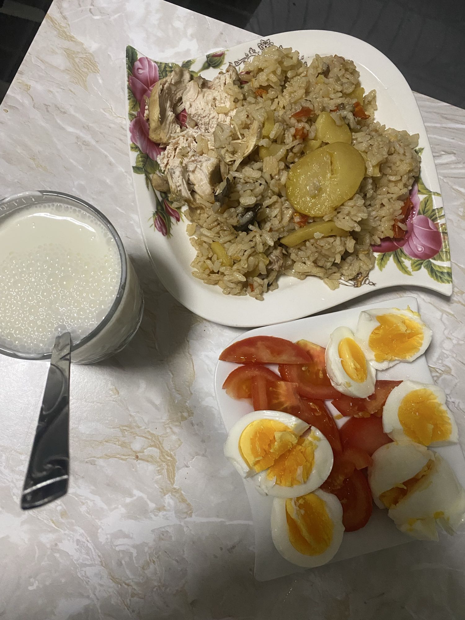 Hähnchenreis mit Eiern