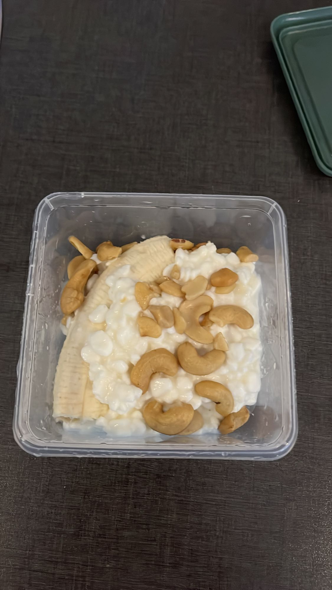 Keso med banan och cashewnötter