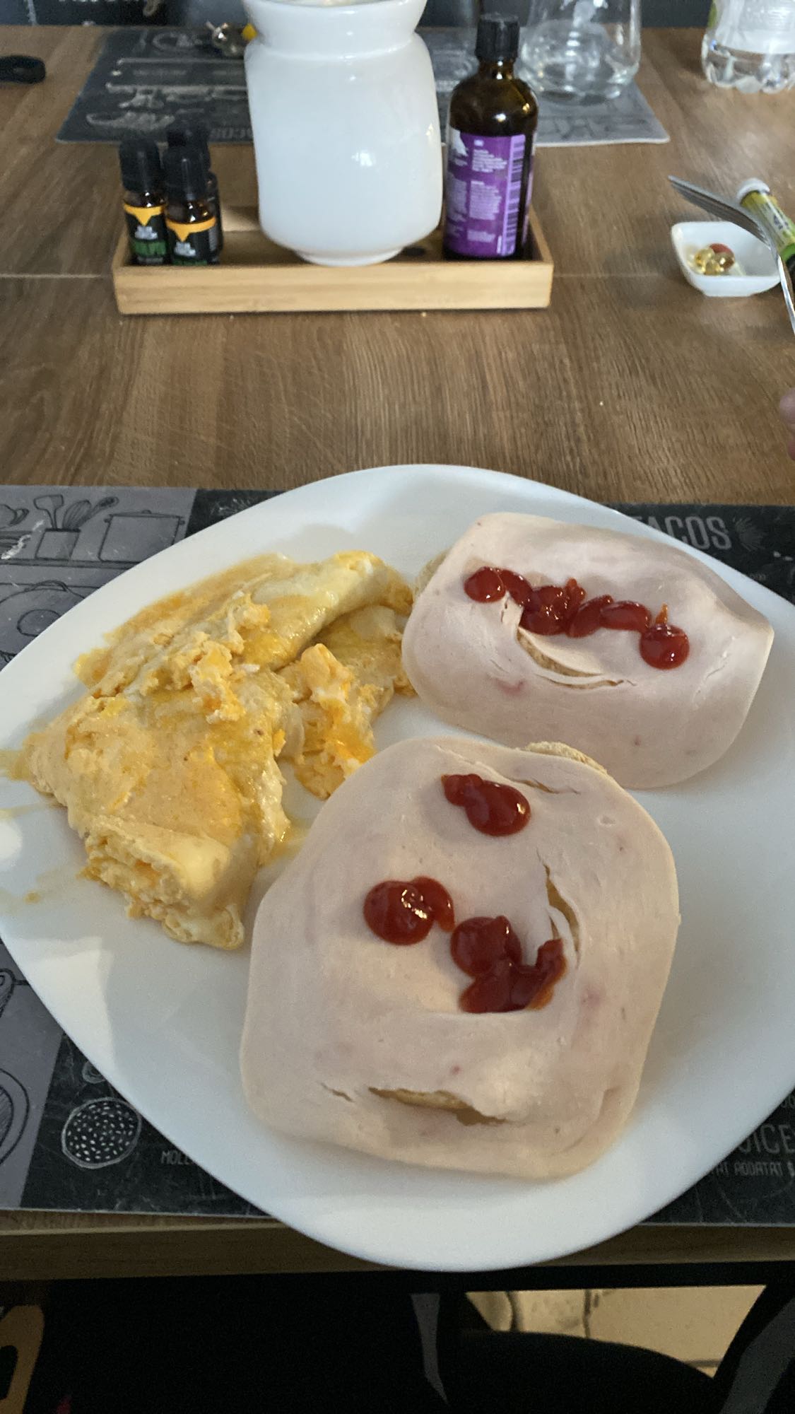 Jajecznica z szynką