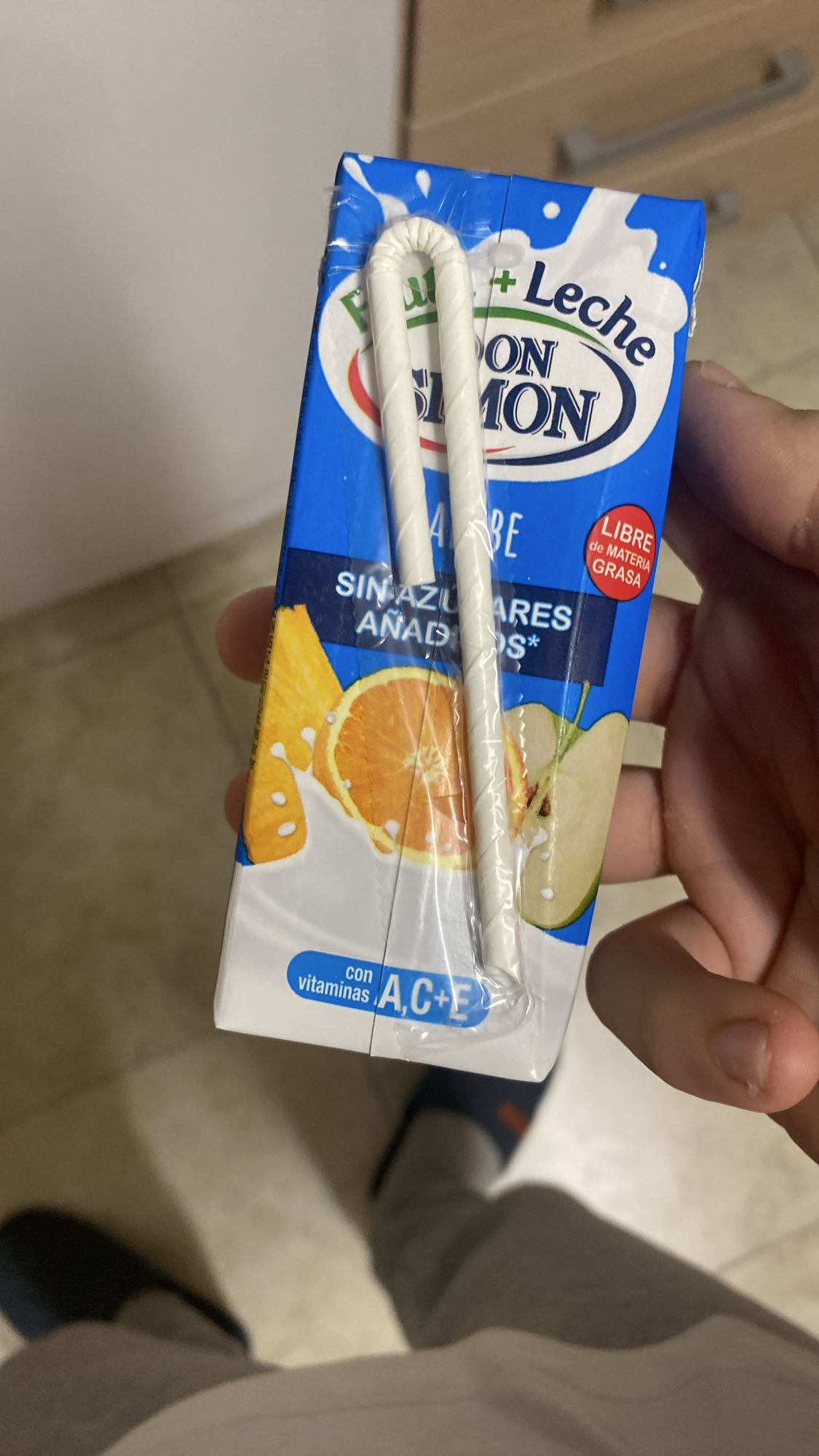 Zumo con leche Don Simón