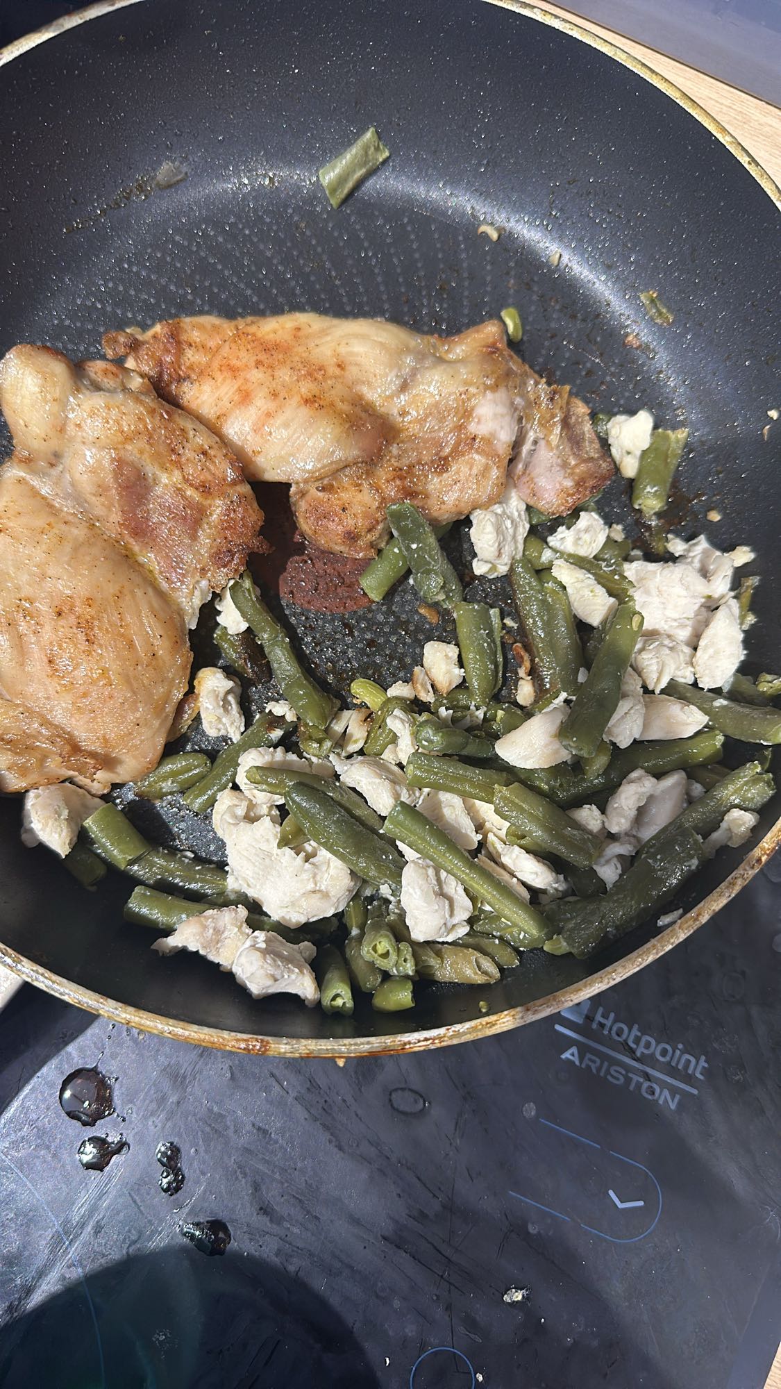 Курица с фасолью