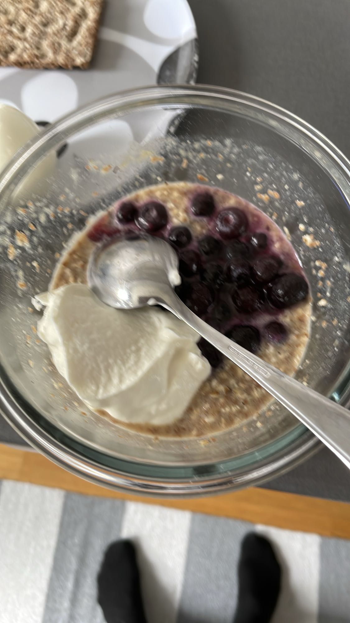 Havregrynsgröt med bär