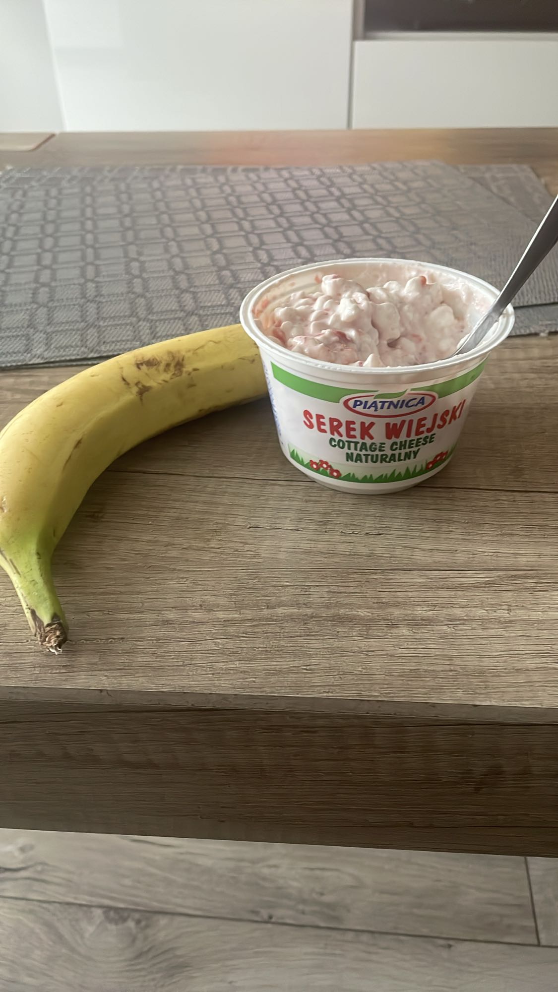 Serek wiejski z bananem